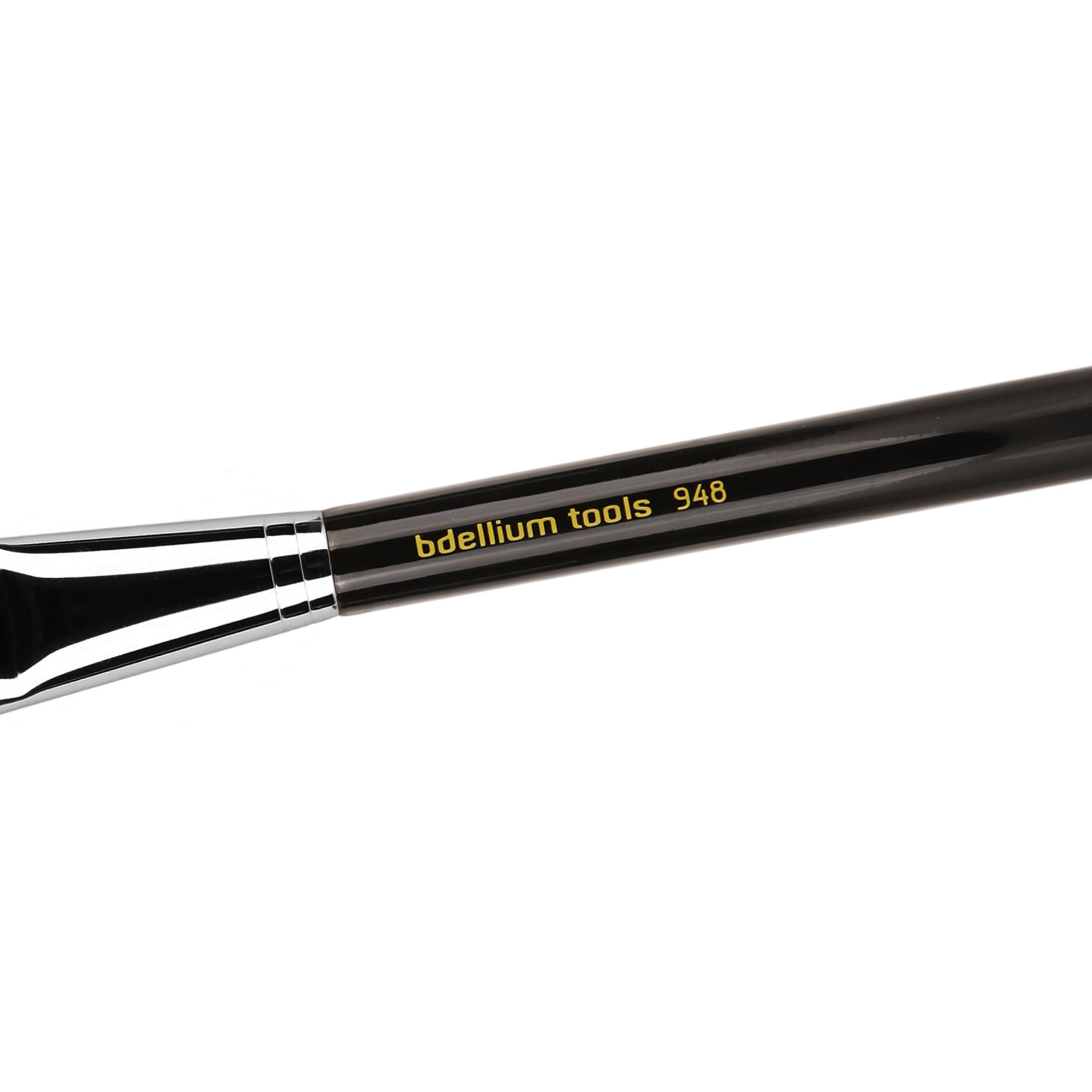 Bdellium Tools Professional Makeup Brush Maestro Series - Foundation Brush 948 | Soft Synthetic Bristles for Flawless Liquid & Cream Makeup Application | Perfect for Everyday Makeup, Bridal Looks & Professional Makeup Artists