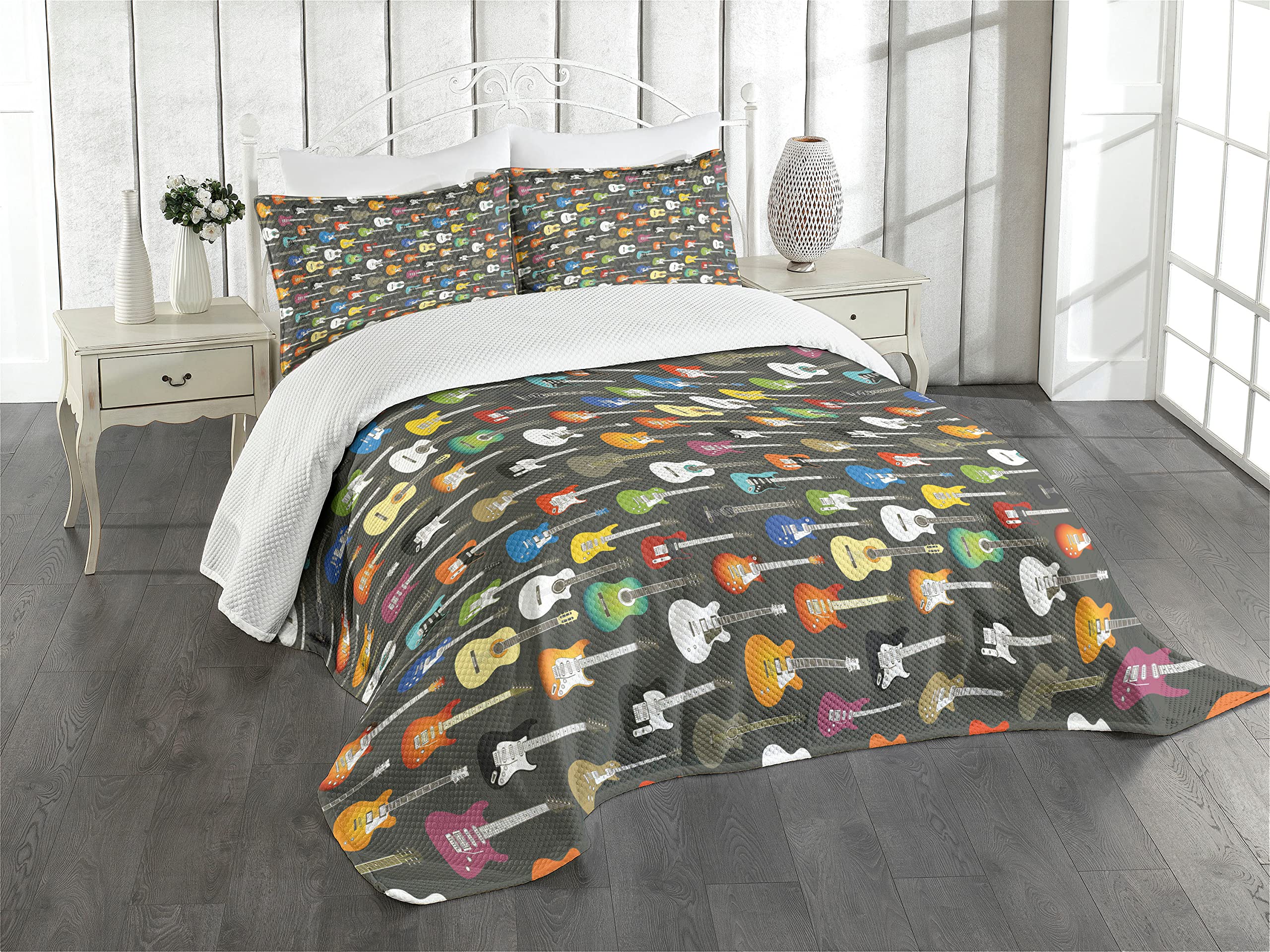 Ambesonne Guitar Bedspread Set - 3 Piece King Size Grunge Music Theme Bedding with 2 Pillow Shams, Digital Print Acoustic Guitar Design for Songwriters & Musicians - Perfect for Bedroom Decor, Music Studio, or Gift for Guitar Lovers
