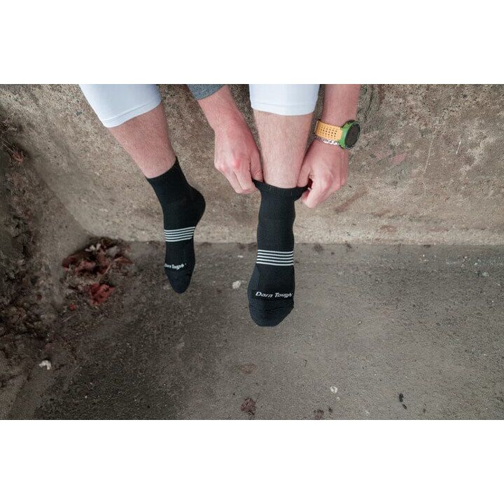 DARN TOUGH Men's Element Quarter Lightweight Running Socks - Moisture Wicking & Cushioned for Marathon, Trail Running & Outdoor Activities