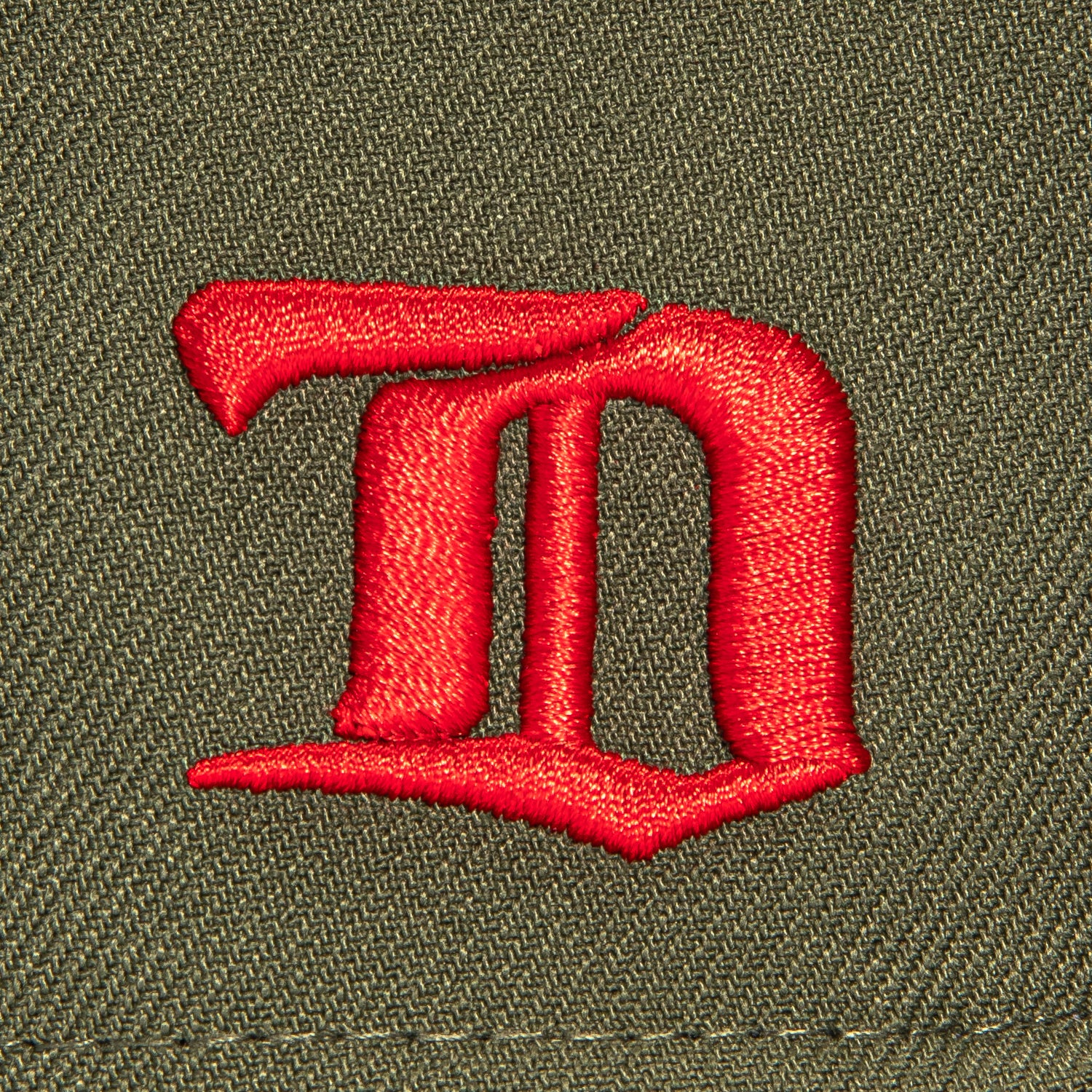 New Era 59FIFTY Detroit Red Wings Logo Patch Adjustable Baseball Cap - Olive & Cardinal Colors | Official NHL Licensed Hat for Men, Women & Fans | Perfect for Games, Streetwear & Sports Fashion