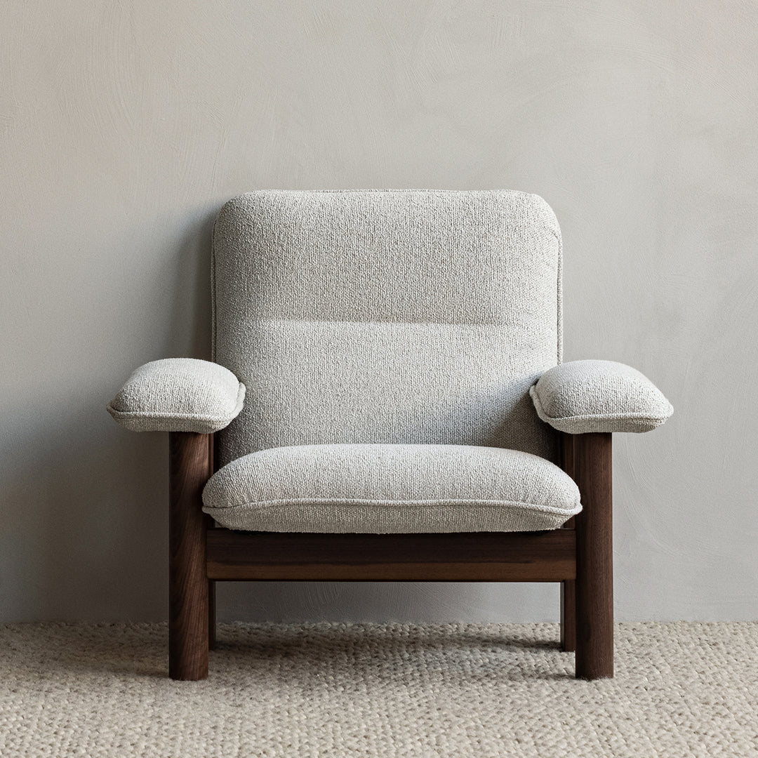 Brasilia Lounge Chair - Mid Century Modern Accent Chair for Living Room, Bedroom & Office - Comfortable Upholstered Armchair with Wooden Legs - Perfect for Relaxing, Reading & Lounging