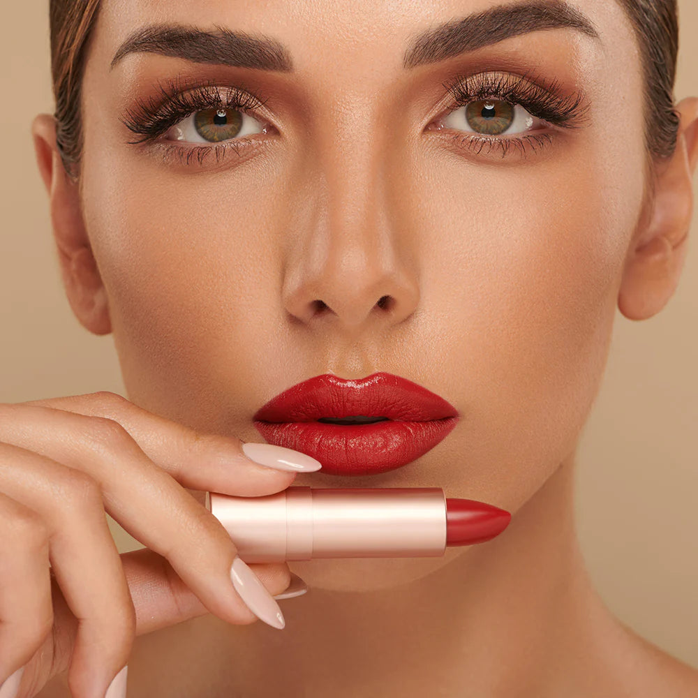 Anna Marti Cosmetics Velvet Matte Lipstick - Long Lasting, Hydrating Liquid Lipstick with Rich Pigment - Perfect for Date Night, Parties & Everyday Wear