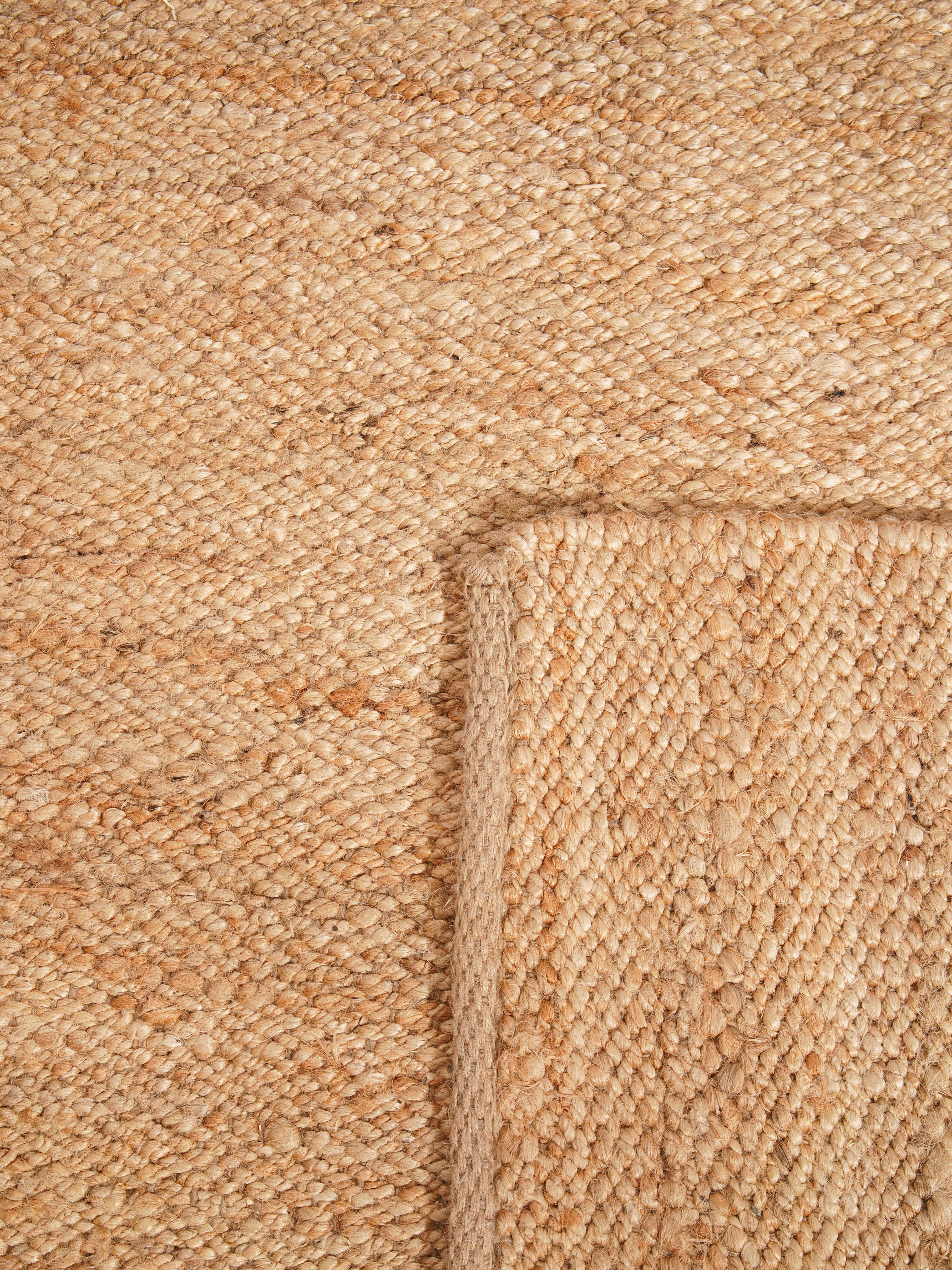 Classic Handwoven Jute Braided Rug - Natural Fiber Floor Mat for Living Room, Bedroom, or Entryway - Eco-Friendly Home Decor