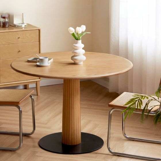Stylish Oak Solid Wood Modern Nordic Dining Table - Perfect for Small Spaces, Apartments & Contemporary Home Decor