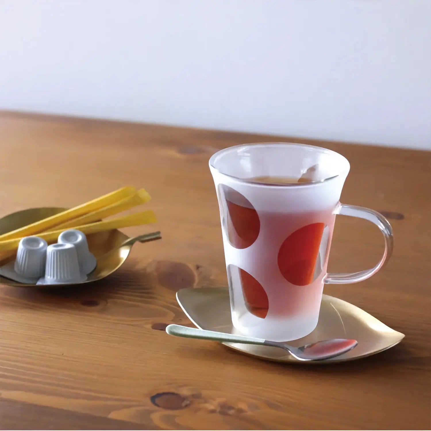 Asahi Brass Leaf Coaster Set - Elegant Heat-Resistant Drink Coasters for Coffee, Tea & Wine - Decorative Home Bar Accessories for Table Protection & Stylish Entertaining
