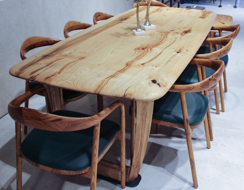 Rustic Solid Chestnut Wood Dining Table with Sturdy Chestnut Legs - Perfect for Farmhouse, Cottage & Country Style Dining Rooms