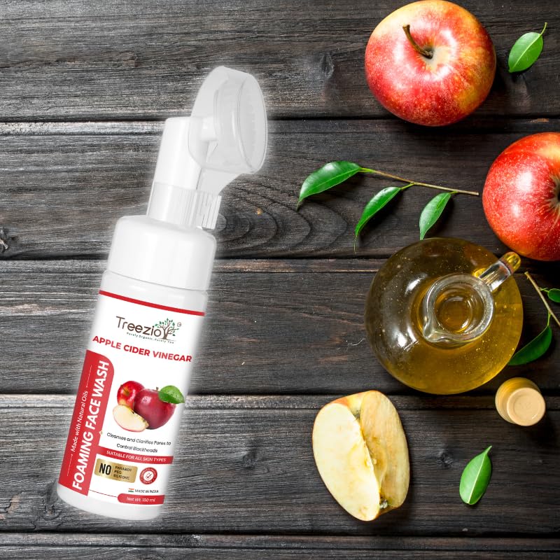 Treezio Apple Cider Vinegar Foaming Face Wash with Built-in Brush - Deep Cleansing & Pore Refining for Oily Skin | Silicone-Free, Paraben-Free | Clear Skin Solution for Men & Women (150ml) | Perfect for Daily Skincare Routine & Acne-Prone Skin