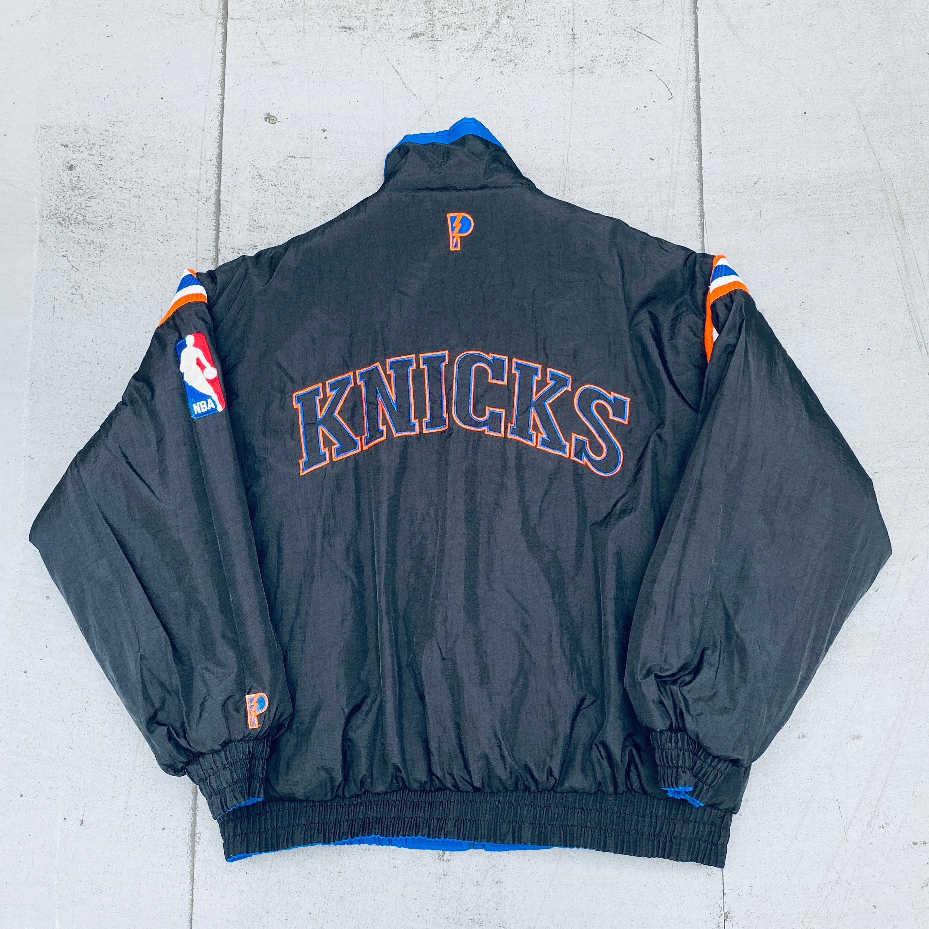 New York Knicks 1990s Vintage Reversible Full-Zip Basketball Jacket - XL/XXL Size - Authentic NBA Throwback Style for Men's Streetwear & Game Day Outfits