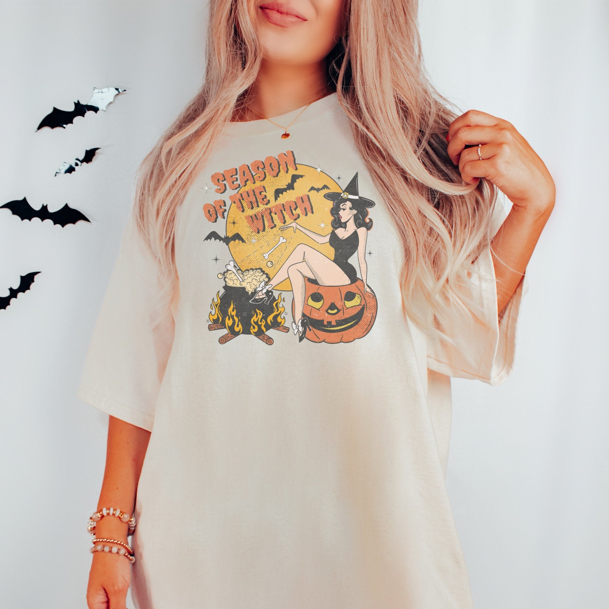 Vintage Witch Halloween Sweatshirt - Salem Witches Retro Crewneck - Witchy Clothing & Costume for Women - Perfect for Halloween Parties, Witch-Themed Events & Spooky Season Outfits