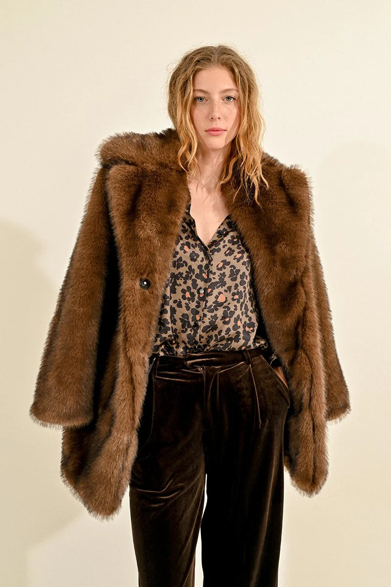 Luxury Soft Faux Fur Coat Women's Winter Warm Brown Jacket - Cozy Outerwear for Casual Outings & Holiday Parties