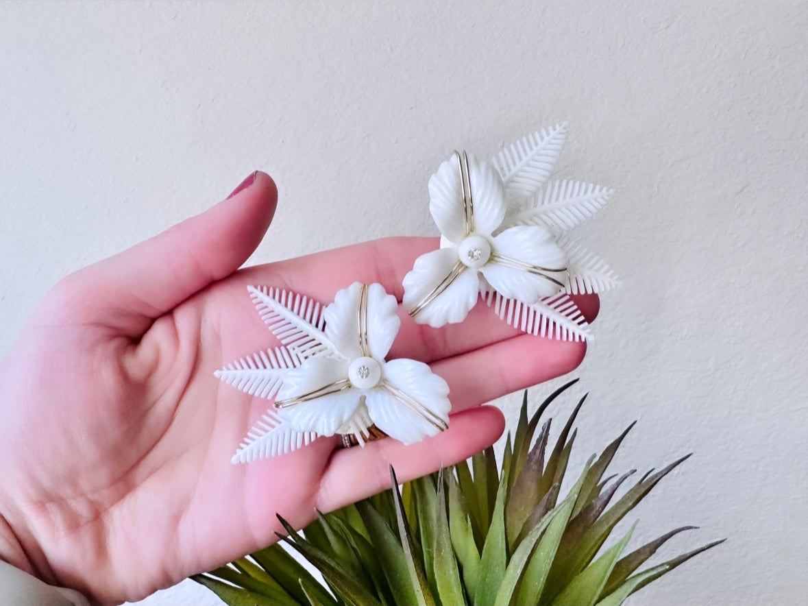 Vintage 1960s White Flower Clip-On Earrings - Wild Sculptural Statement Feather Wing Jewelry for Women - Perfect for Retro Parties, Boho Fashion & Vintage Lovers