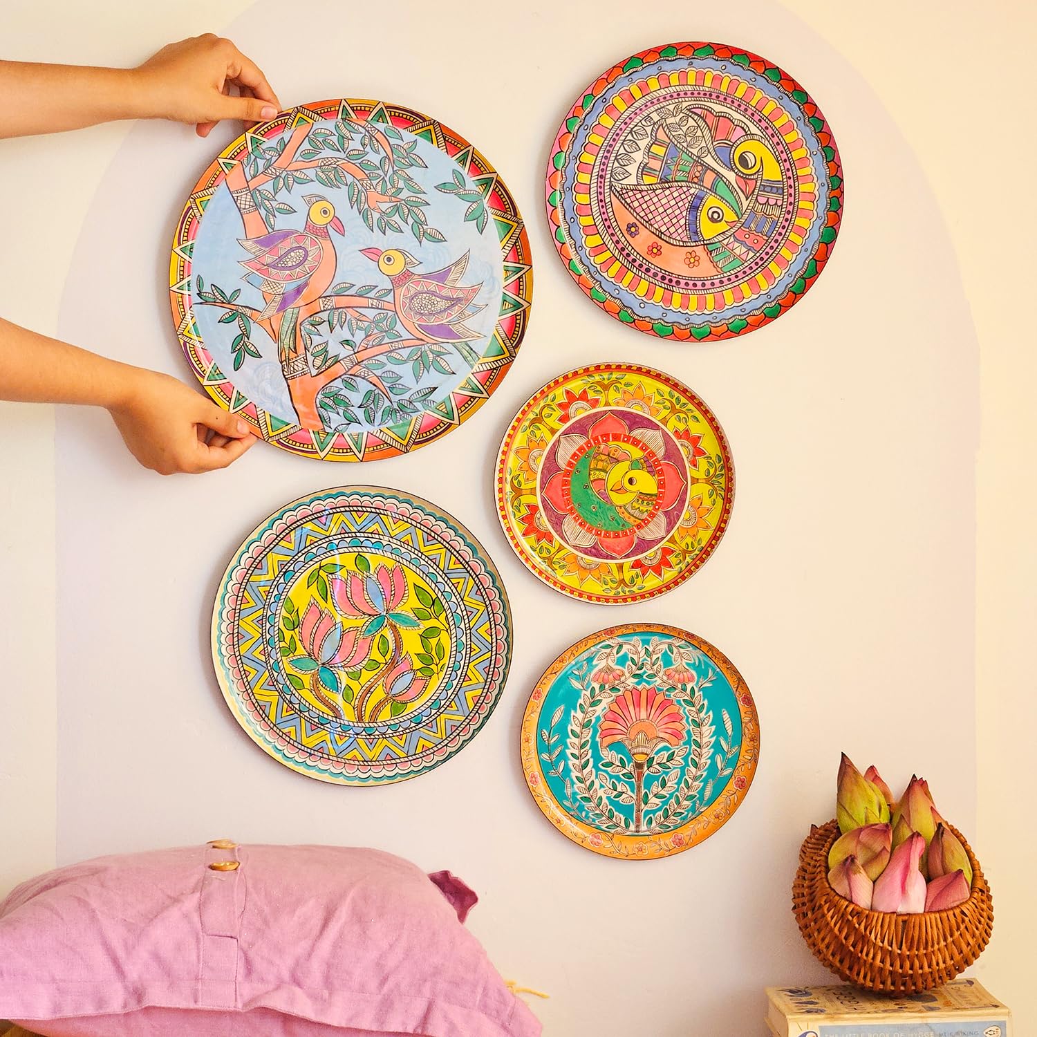 Handcrafted Madhubani Iron Wall Art Plates Set of 5 - Traditional Indian Metal Wall Decor for Living Room & Bedroom - Unique Home Decor Accent for Boho, Ethnic & Spiritual Interiors