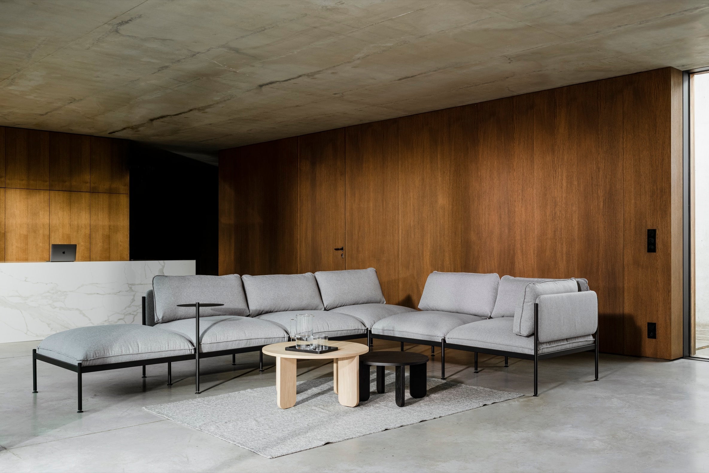 Modern Large Kuvu Coffee Table - Stylish & Durable Living Room Furniture for Home Decor, Office, and Lounge Spaces