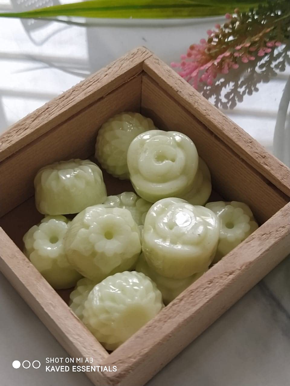 Kaved Essentials Mini Flowers Travel Soap Set for Kids - 12-13 Pieces (100g) with Wooden Box | Natural, Gentle & Travel-Friendly | Perfect Birthday Gift for Girls & Boys | Ideal for Travel, Camping & Daily Handwashing