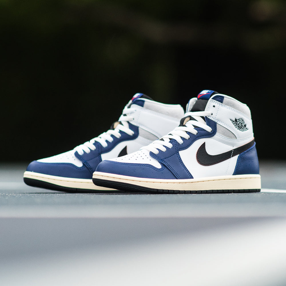 Air Jordan 1 Retro High OG Sneakers - Men's White & Royal Blue Basketball Shoes for Casual Wear & Street Style
