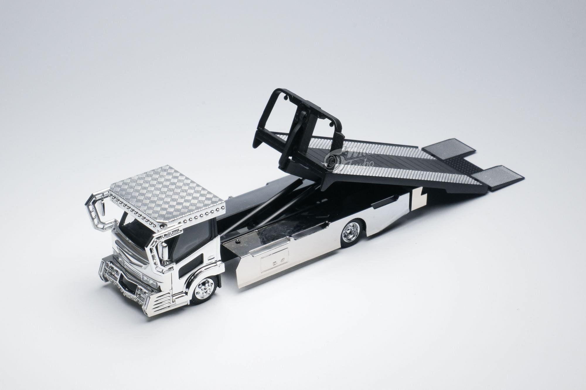 1:64 Micro Turbo Dekatora Flatbed Transport Truck - Miniature Diecast Model for Collectors & Display - Perfect for Dioramas, Toy Car Collections & Gifts