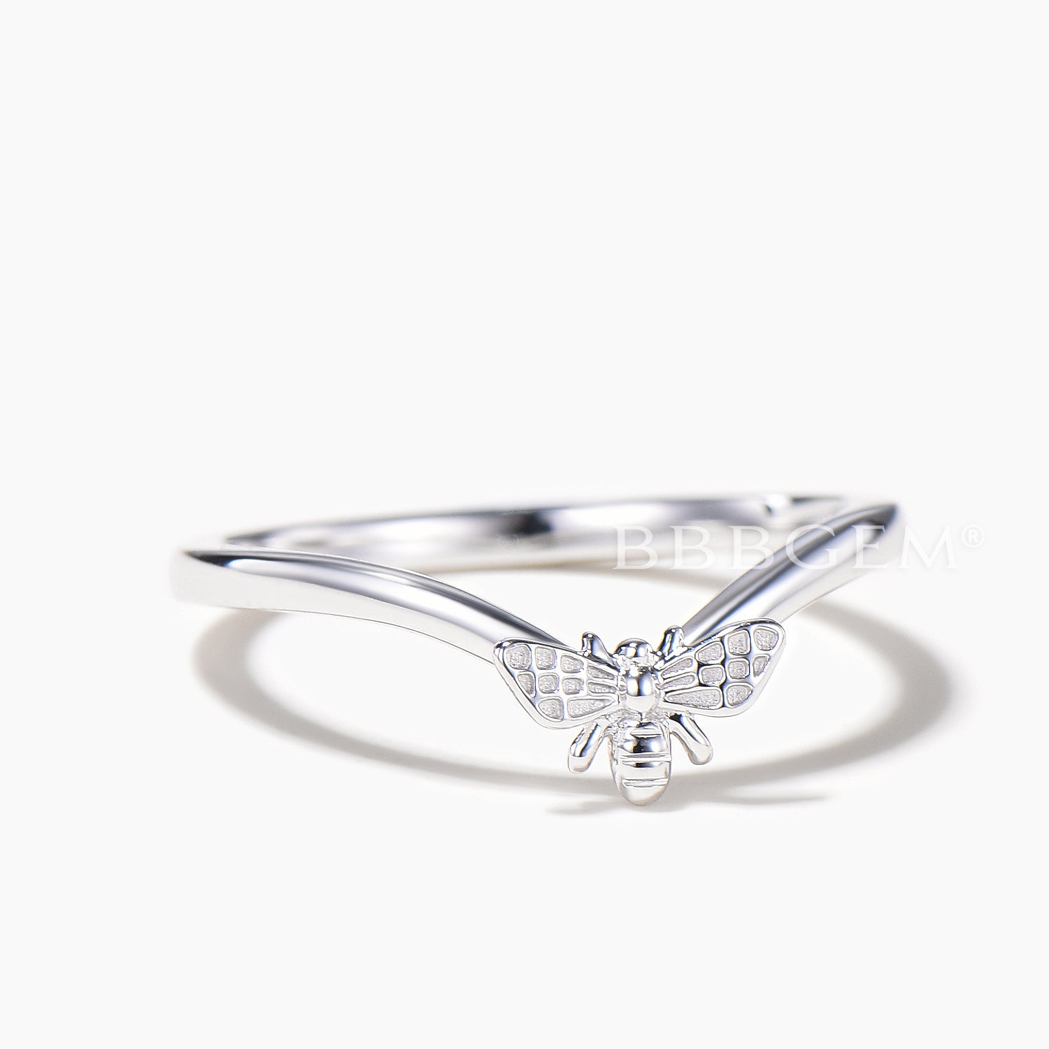 Simple Tiny Bee Curved Nesting Band - Honeybee Contour Wedding Ring for Women | Elegant Nature-Inspired Jewelry for Weddings, Anniversaries & Everyday Wear