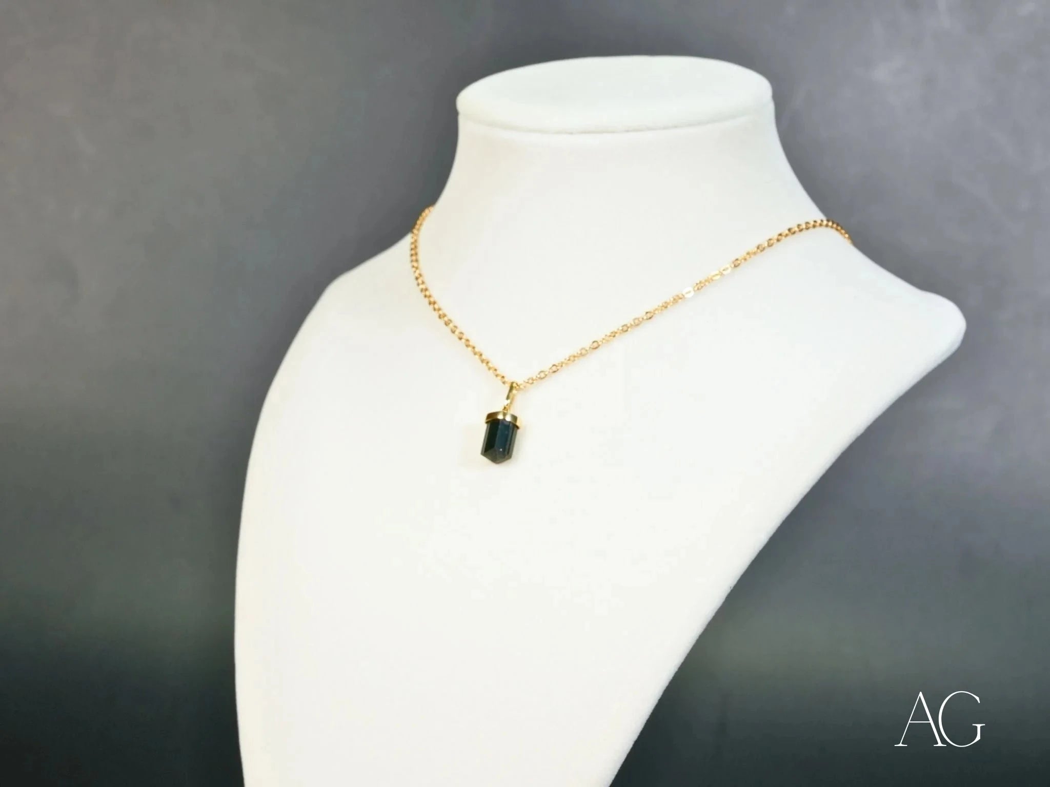 Turmalina Elegance Pendant Necklace - Natural Gemstone Jewelry for Women, Healing Crystal Gift for Birthday & Anniversary - Perfect for Meditation, Yoga & Spiritual Energy Balancing
