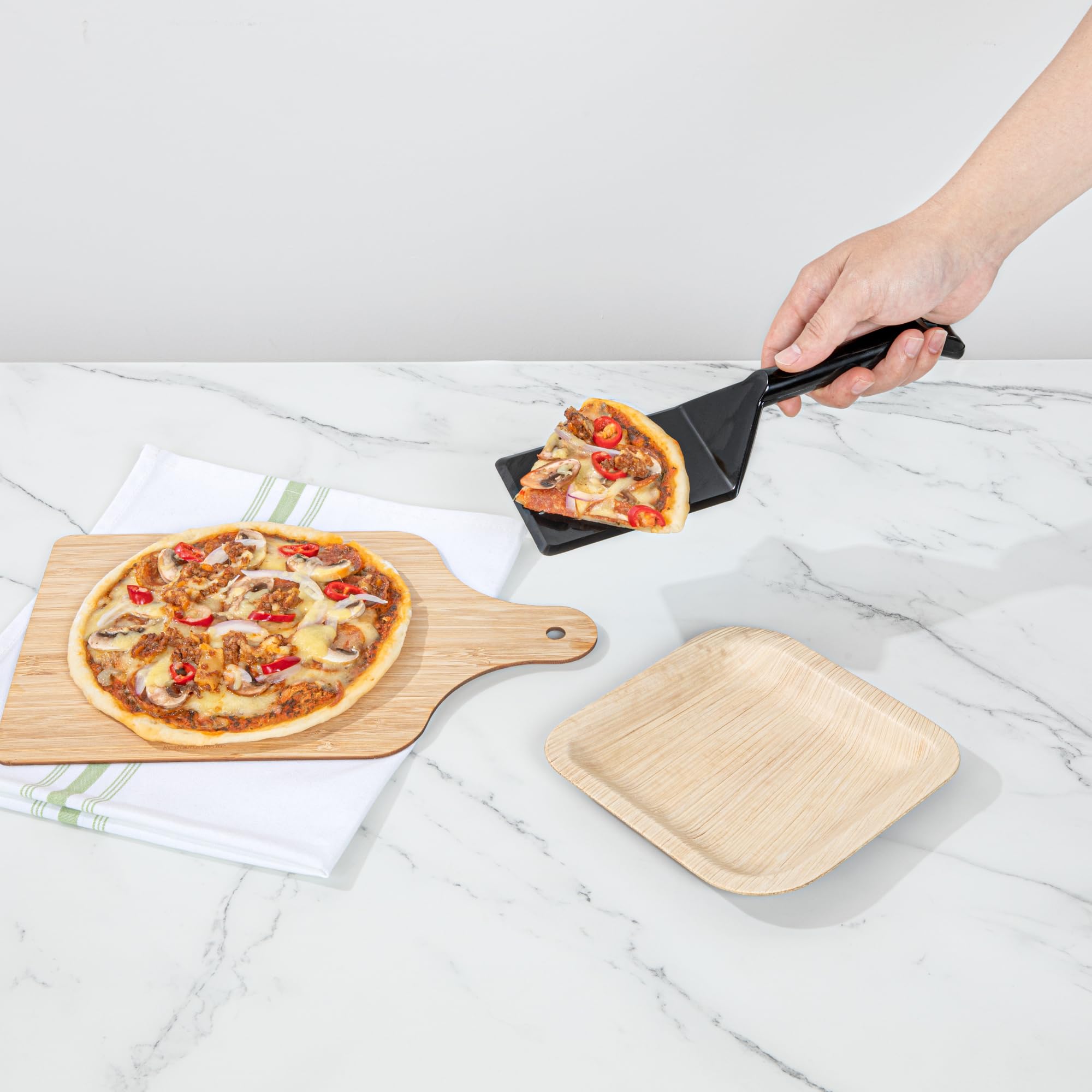Restaurantware Cater Tek 10 Inch Disposable Serving Spatulas - 100 Pack Heavy-Duty Black Plastic Lasagna Spatulas with Wide Edge & Comfortable Handle for Cakes, Brownies, Eggs - Perfect for Catering, Buffets & Food Service