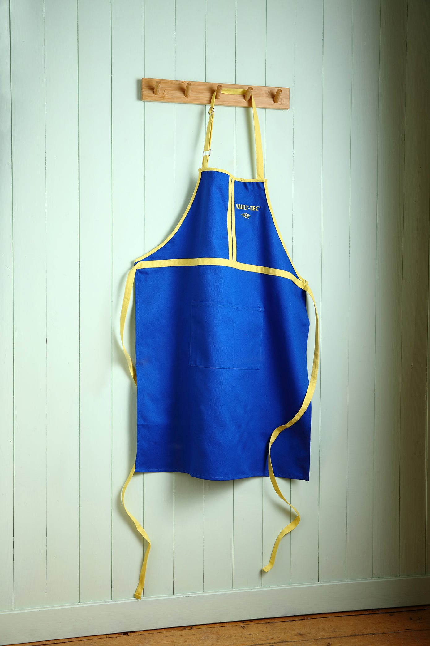 Fallout: The Vault Dweller's Official Cookbook Gift Set - Post-Apocalyptic Recipes & Collectible Merchandise - Perfect for Gamers, Collectors & Cooking Enthusiasts