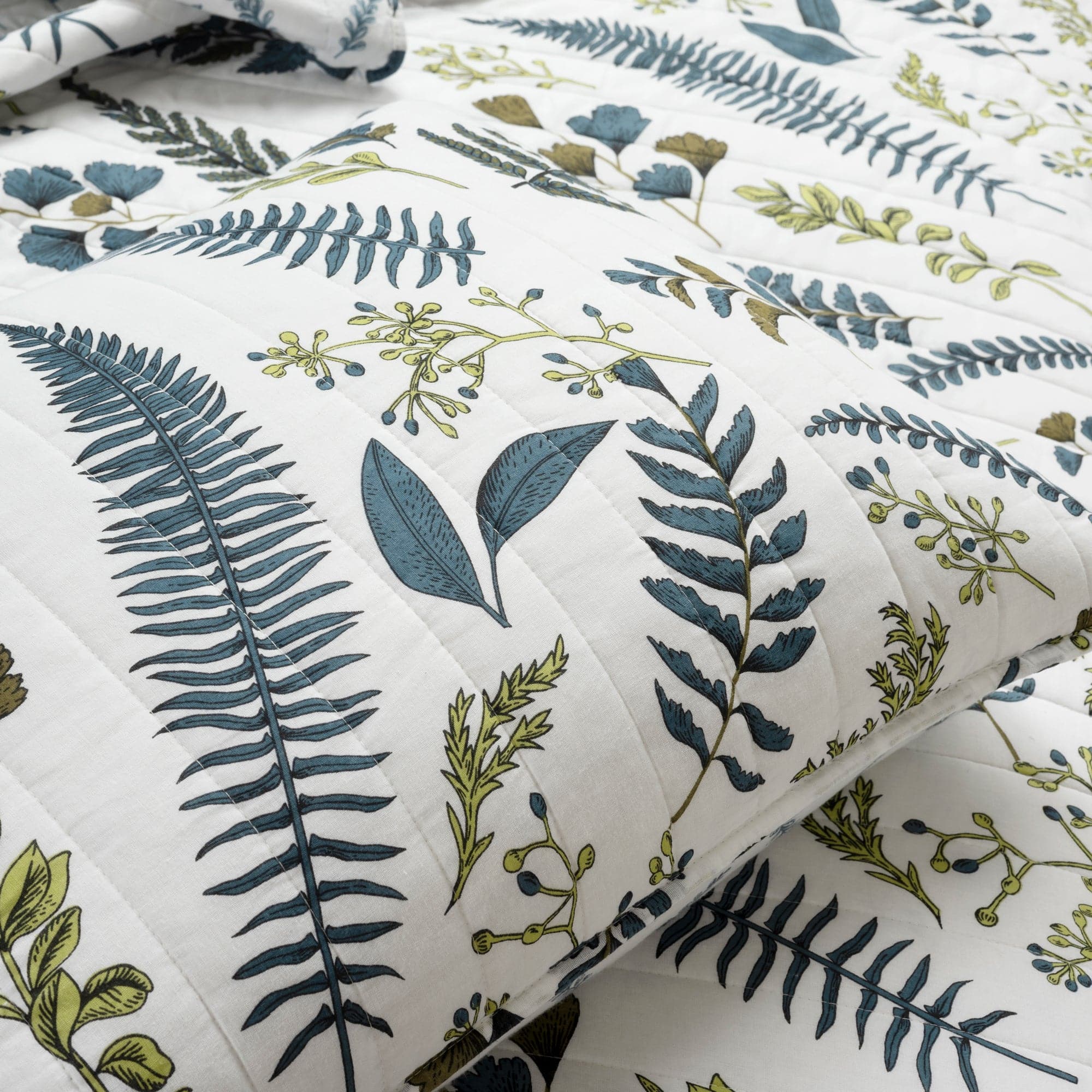 Premium Devonia 100% Cotton All-Over Print Quilt 3-Piece Bedding Set - Soft Breathable Comforters for Bedroom, Guest Room & Dorm Decor