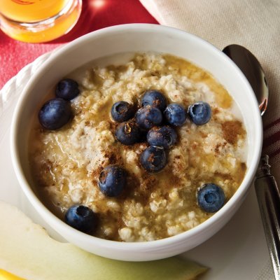 Quaker Oats Old Fashioned Rolled Oats - 2 Pack (4.5 lb Each) - Whole Grain Breakfast Cereal for Baking, Smoothies & Healthy Snacks - Perfect for Oatmeal, Granola & Energy Bars