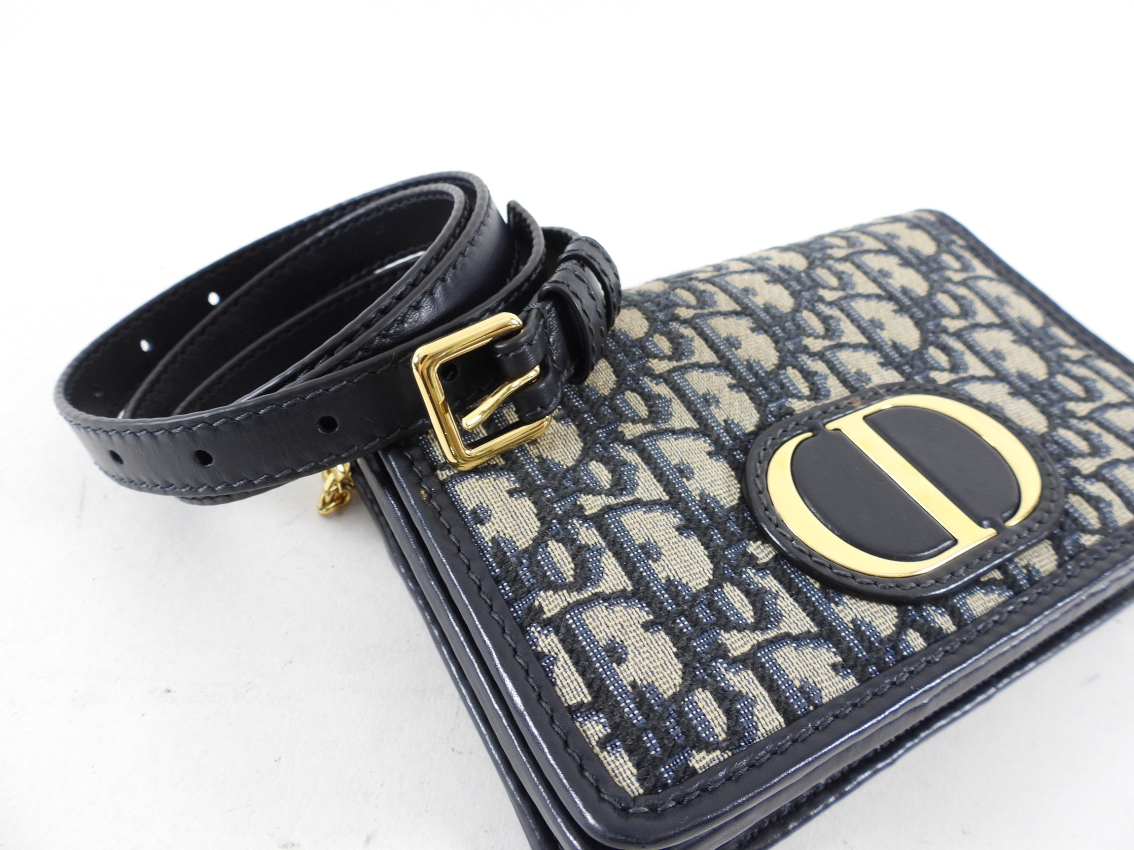 Dior Navy Oblique 2-in-1 30 Montaigne Pouch Belt Bag & Wallet on Chain - Luxury Crossbody Bag for Women, Perfect for Parties & Night Out