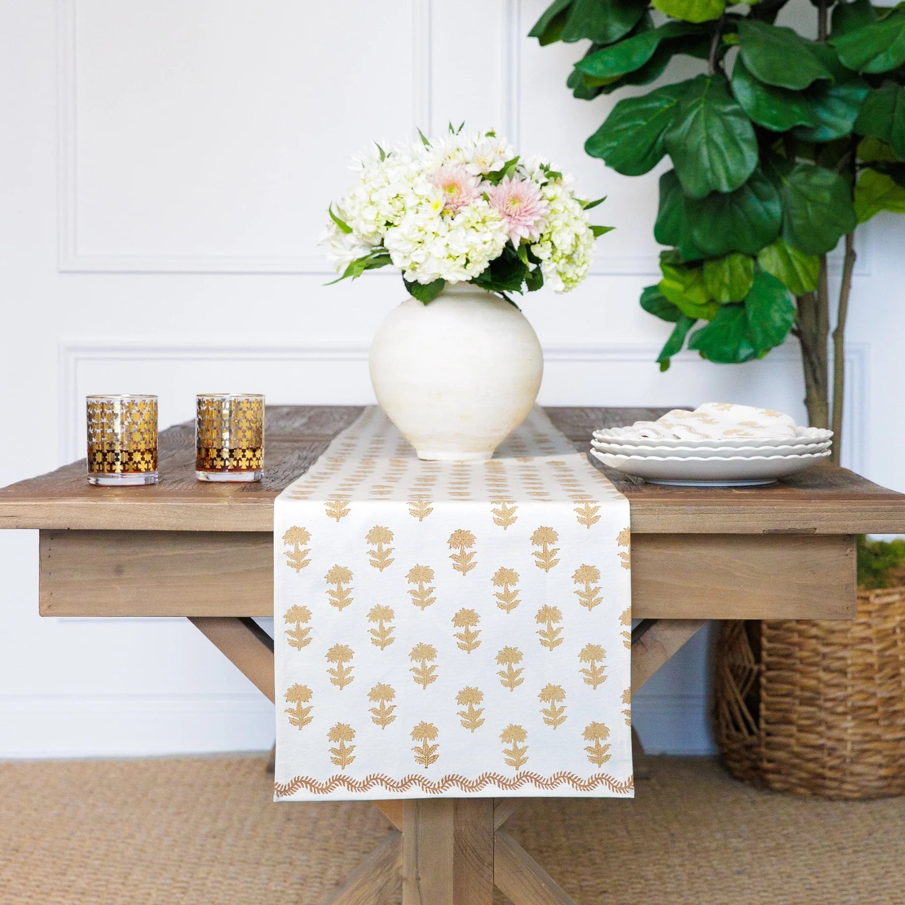 India Hicks Winter Floral Sand Table Runner - Elegant Holiday & Christmas Dining Decor for Parties, Weddings, and Home Decor