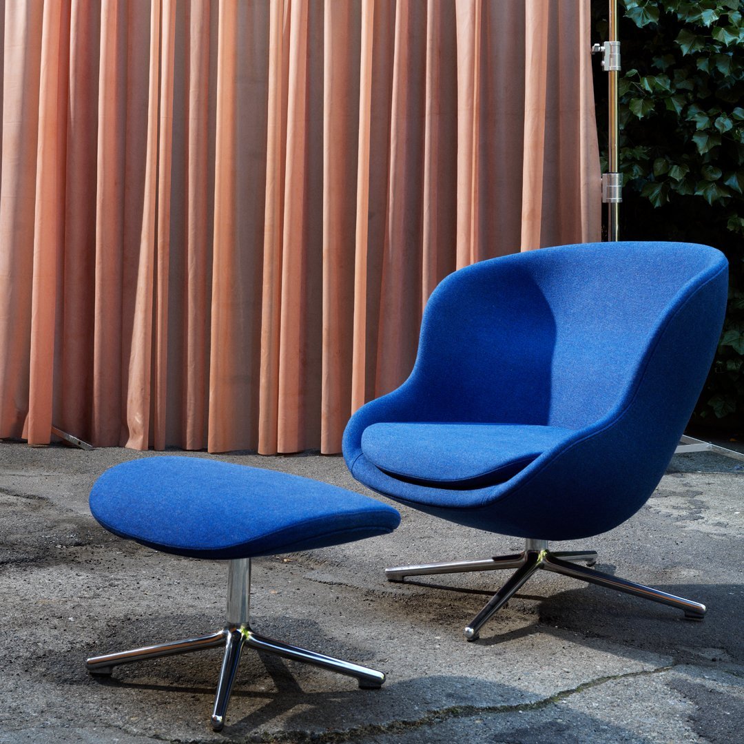 Modern Hyg Lounge Chair with Low Swivel Base - Comfortable Recliner for Living Room, Bedroom, or Office Relaxation