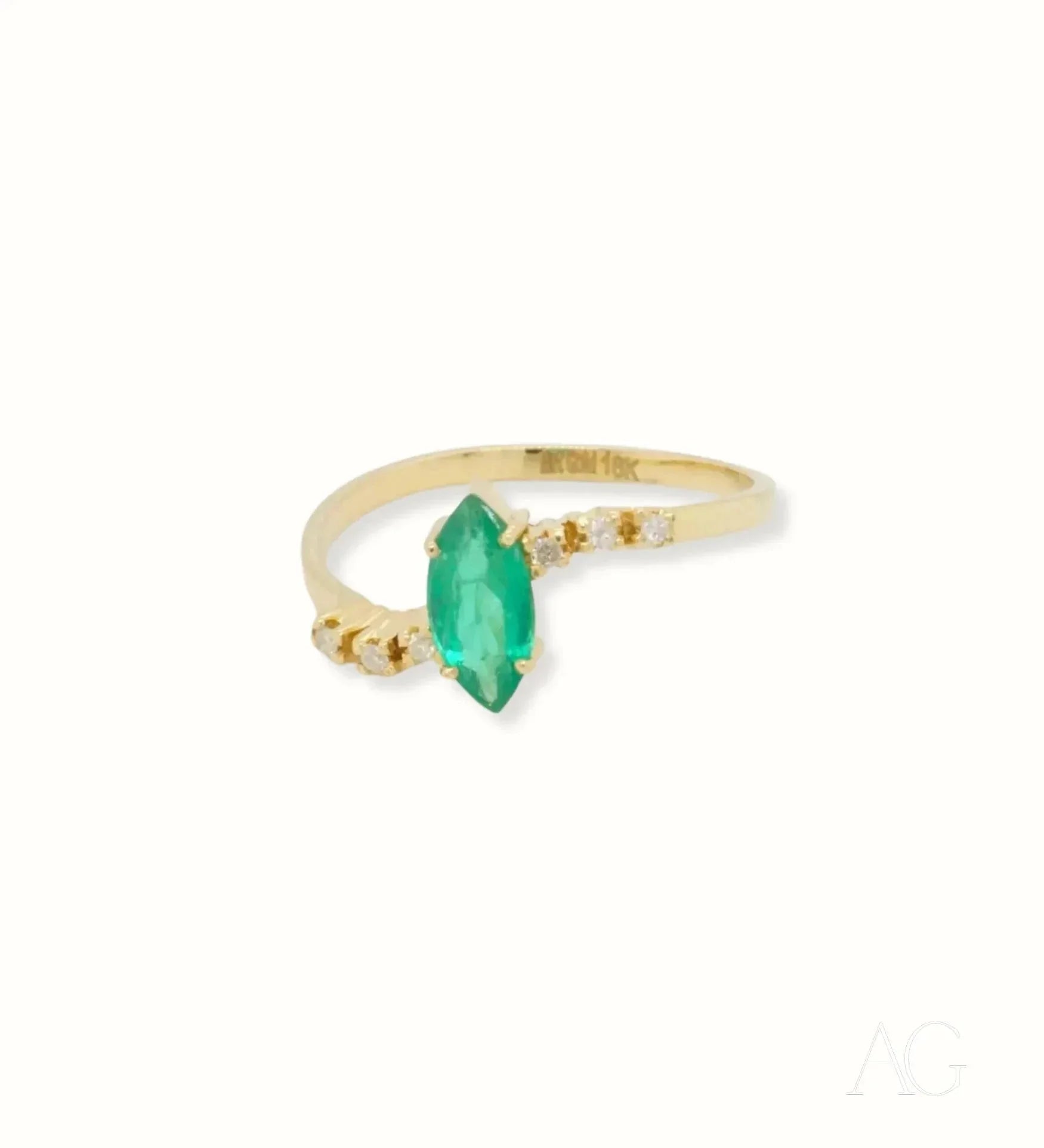 Exquisite 14K Gold Emerald Marquise Cut Ring for Women | Elegant Vintage Jewelry Gift for Engagement, Anniversary & Special Occasions
