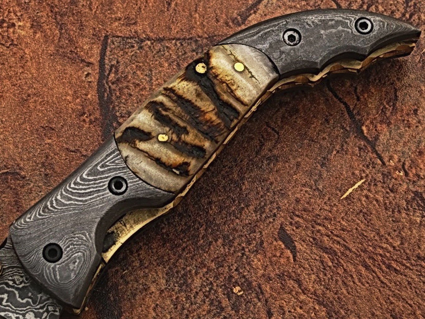 Premium Damascus Steel Folding Hunting Knife - HNS LARG 5073 | Tactical Pocket Knife for Outdoor Camping, Survival & EDC | Razor Sharp Blade with Ergonomic Grip