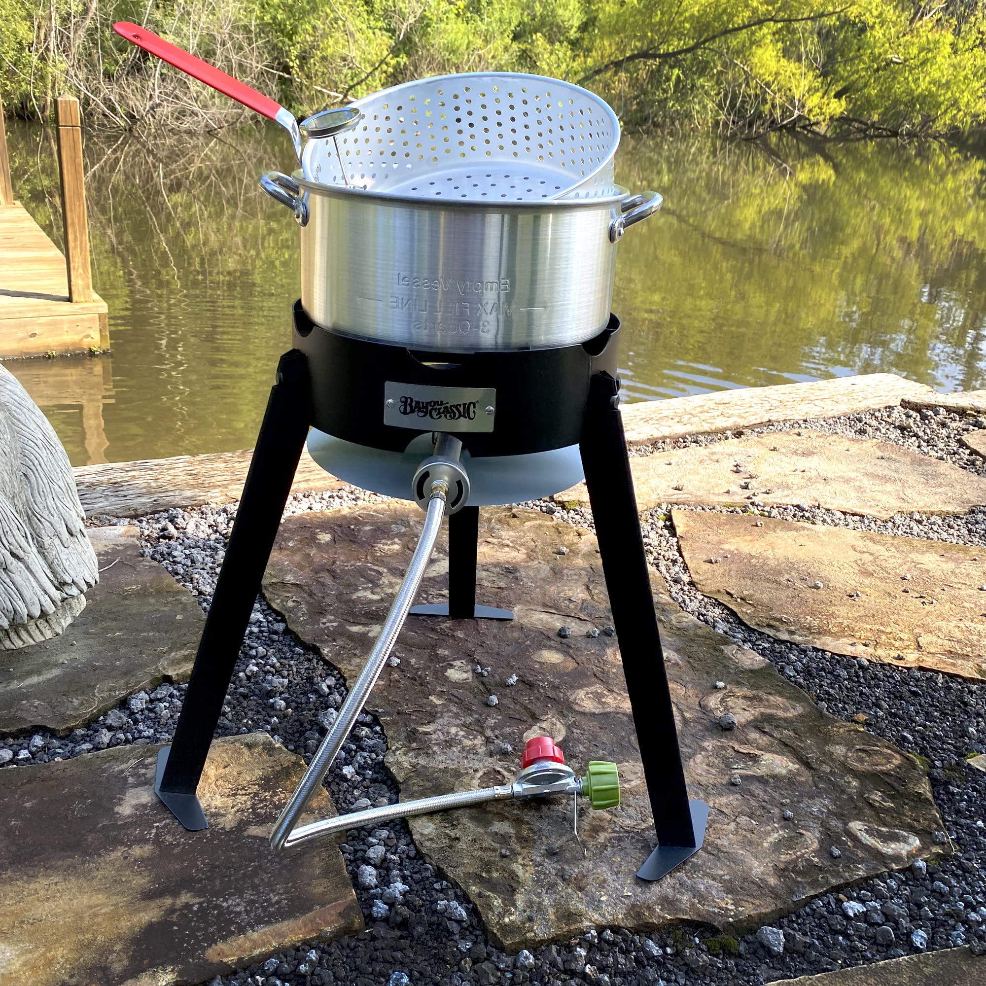 Bayou Classic Propane Outdoor Turkey Fryer Kit - 30 QT Aluminum Pot with Steel Frame Base, Basket & Stainless Thermometer - Perfect for Deep Frying Turkey, Chicken, Seafood & Vegetables in Backyard or Camping