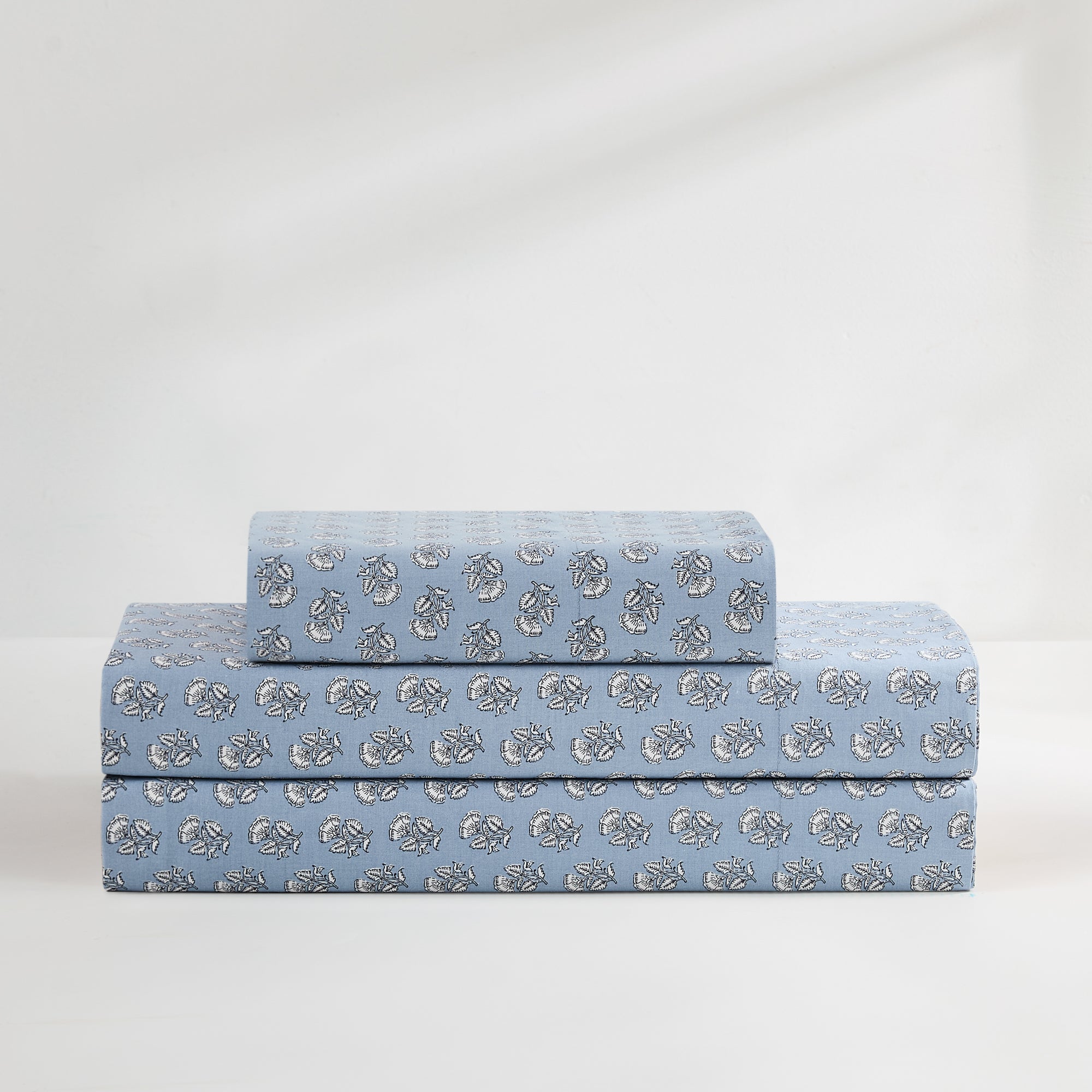 Premium Freesia Cotton Sheet Set - Soft Breathable Bed Sheets for All Seasons - Queen Size 4-Piece Set - Perfect for Home, Hotel, and Guest Room Use