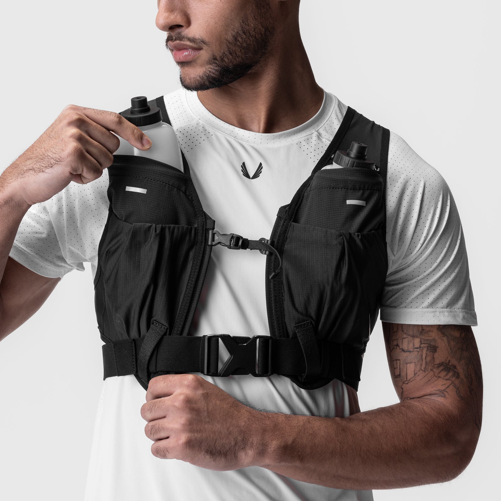 2 in 1 Packable Running Vest for Men & Women - Lightweight Water-Resistant Reflective Jacket for Outdoor Jogging, Hiking, Cycling - Foldable Travel Sportswear (Black)