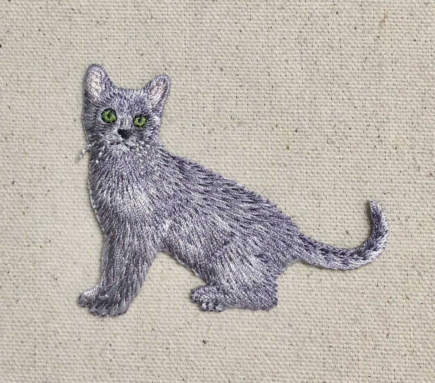 Realistic Gray Cat Full Body Embroidered Iron On Patch for Pets, Kittens, DIY Clothing, Jackets, Bags & Backpacks - Perfect for Customization & Personalization