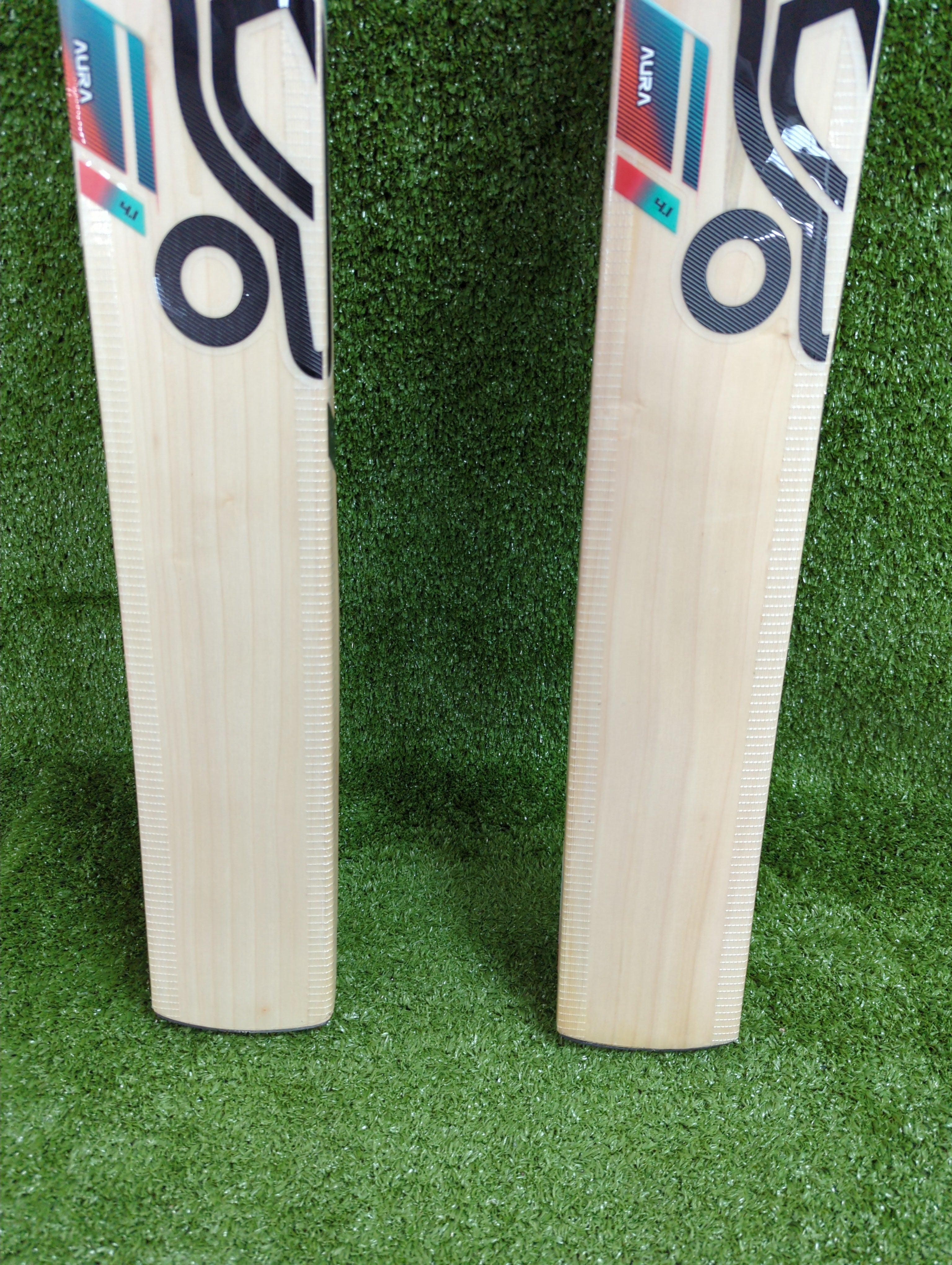 Kookaburra Aura 4.1 Junior/Youth Cricket Bat - English Willow - Perfect for Youth Cricket Training & Matches