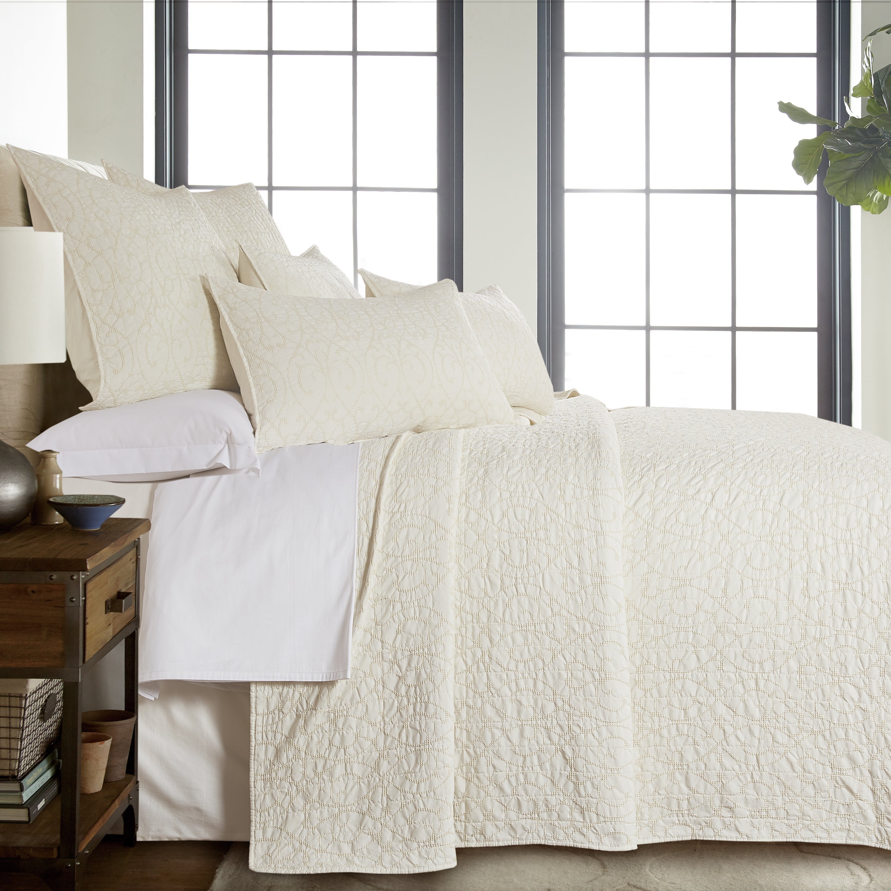 Beckett Cream Bedspread Set - Queen Size Luxury Cotton Bedding - Perfect for Master Bedroom, Guest Room & Cozy Home Decor