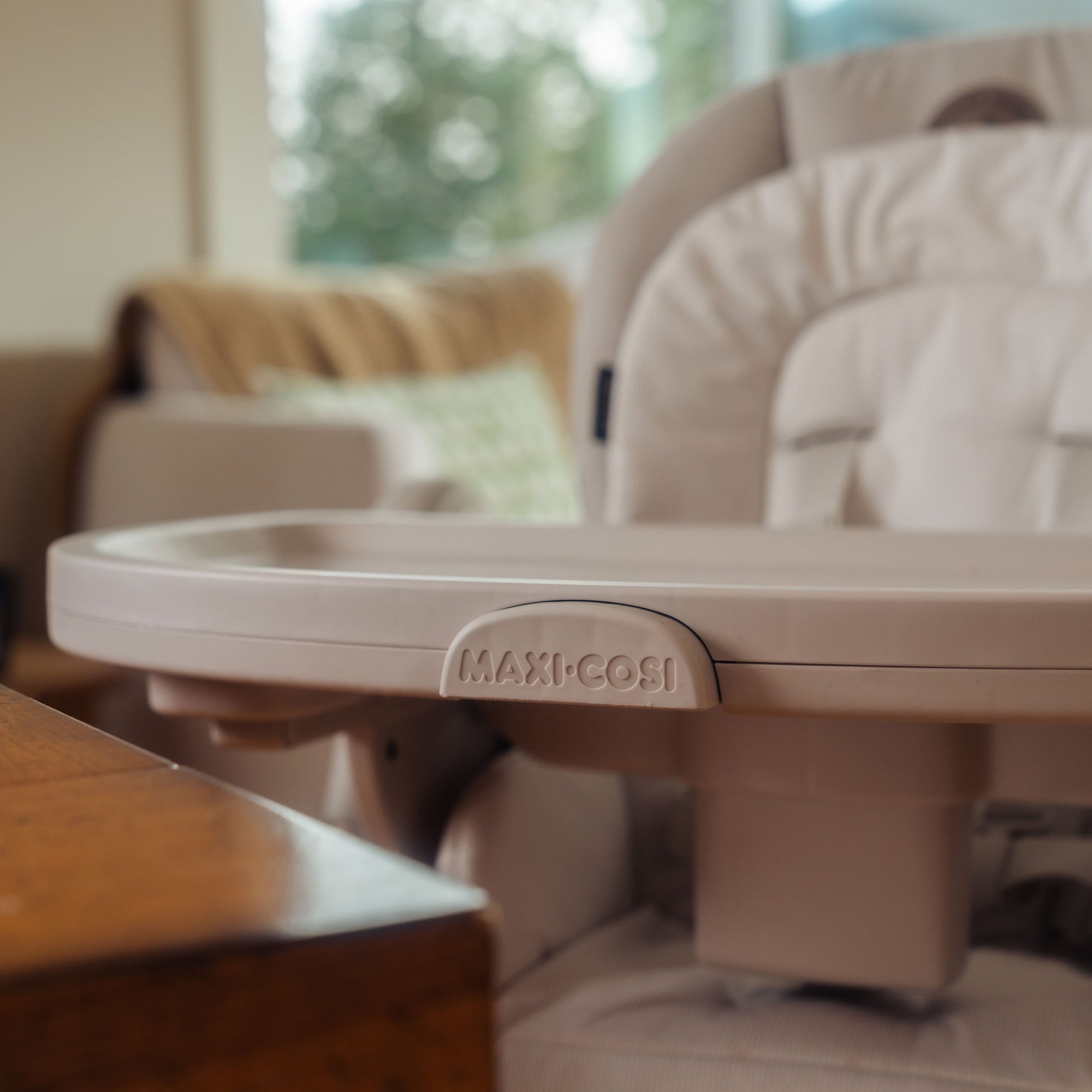 Maxi Cosi Minla 6-in-1 Adjustable Baby High Chair for Feeding & Play - Convertible Infant to Toddler Dining Seat with Multiple Recline Positions - Perfect for Home, Restaurant & Travel Use