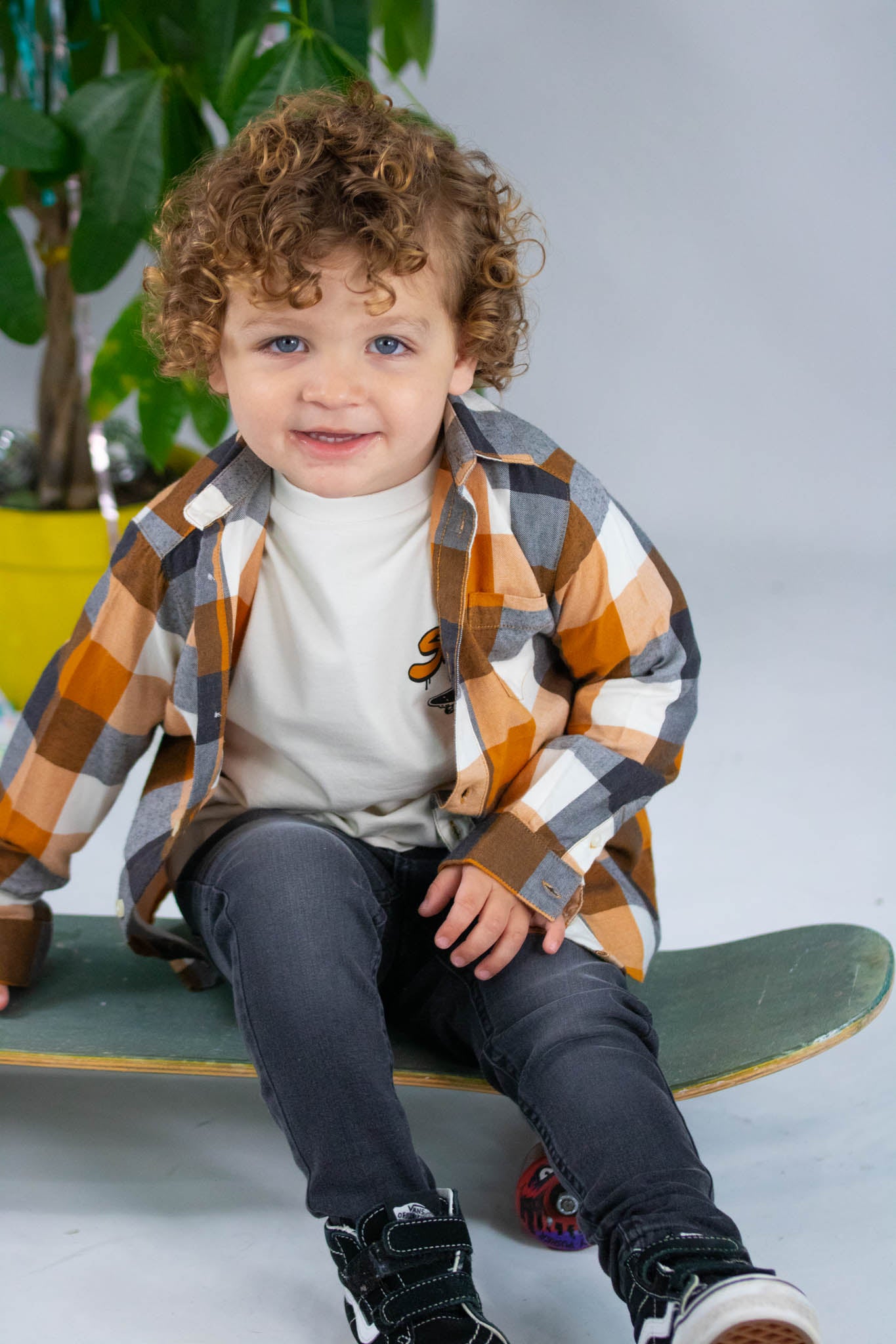 Stylish Checkered Flannel Long Sleeve Shirt for Boys - Soft & Comfortable Plaid Shirt for School, Outdoor Activities & Casual Wear