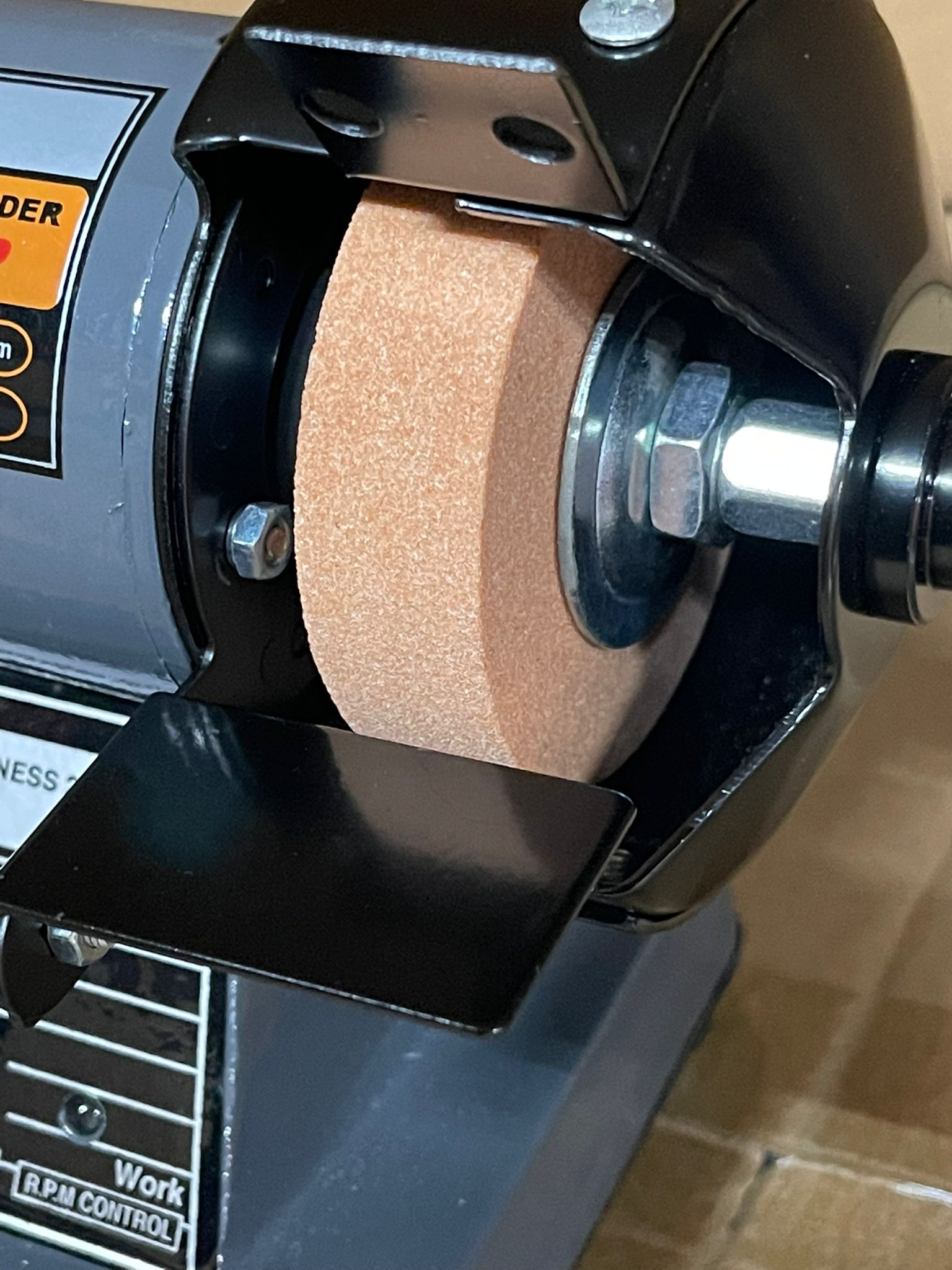 200W Mini Bench Grinder with 3 Grinding Wheels - Aiko BG MD75M for Metal Polishing, Sharpening & DIY Projects