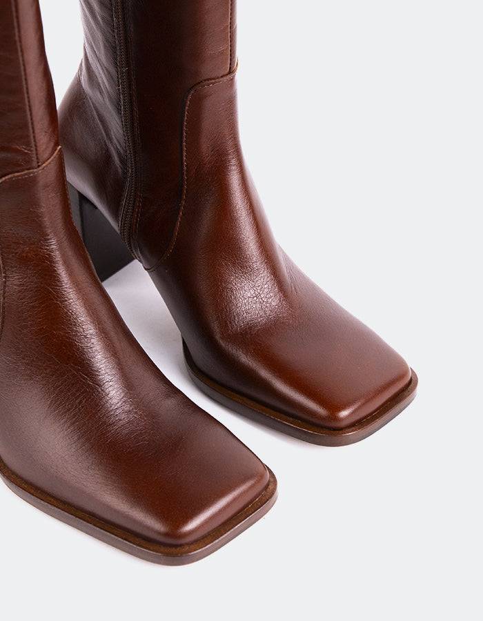 Elland Genuine Chestnut Leather - Premium Full-Grain Leather for Handbags, Wallets & Accessories | Durable & Luxurious Leather for Crafting & DIY Projects