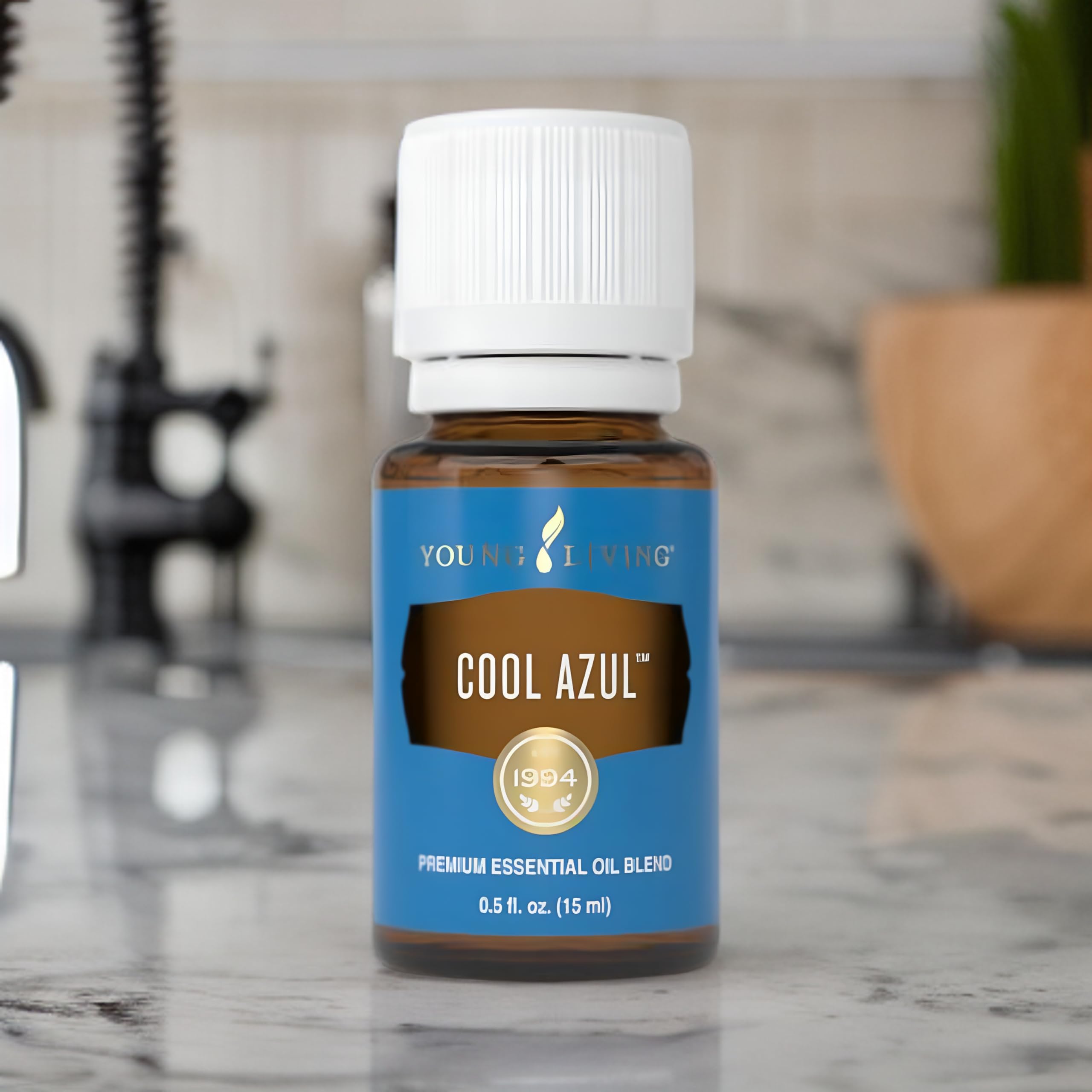 Young Living Cool Azul Essential Oil 15ml - Refreshing Post-Workout Recovery & Aromatherapy Blend with 14 Essential Oils for Cooling Minty Aroma | Muscle Relief, Stress Relief & Home Spa Use