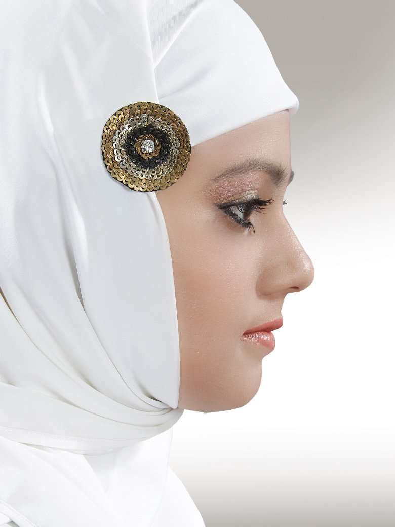 Elegant Fish Shell Design Brooch Pin with Clip - Perfect for Jackets, Scarves, and Fashion Accessories