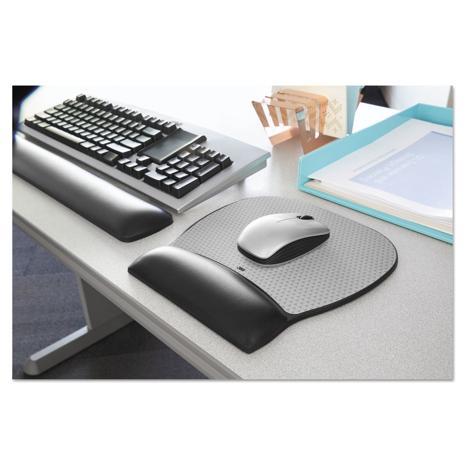 3M™ Antimicrobial Gel Mouse Pad with Comfortable Wrist Rest - 9.25
