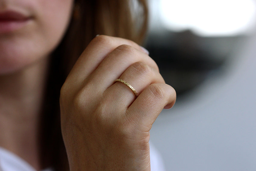 Triangle Pattern Wedding Band - Geometric Engraved Ring for Women & Men | Unique Engagement, Promise & Anniversary Jewelry Gift