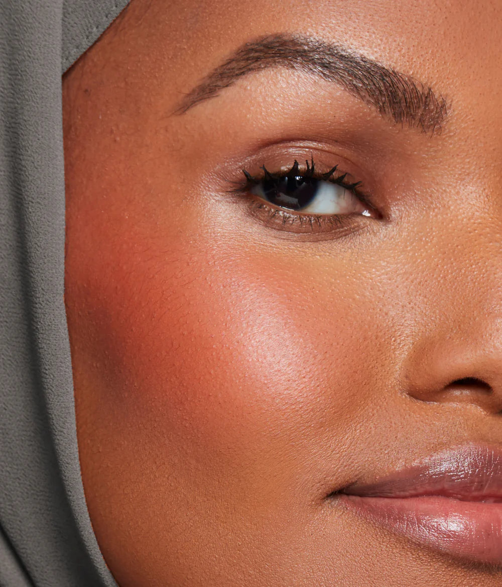 R.E.M. Beauty Satin Matte Blush - Long-Lasting & Buildable Powder Blush for Cheeks | Natural Flush for Day & Night Makeup Looks