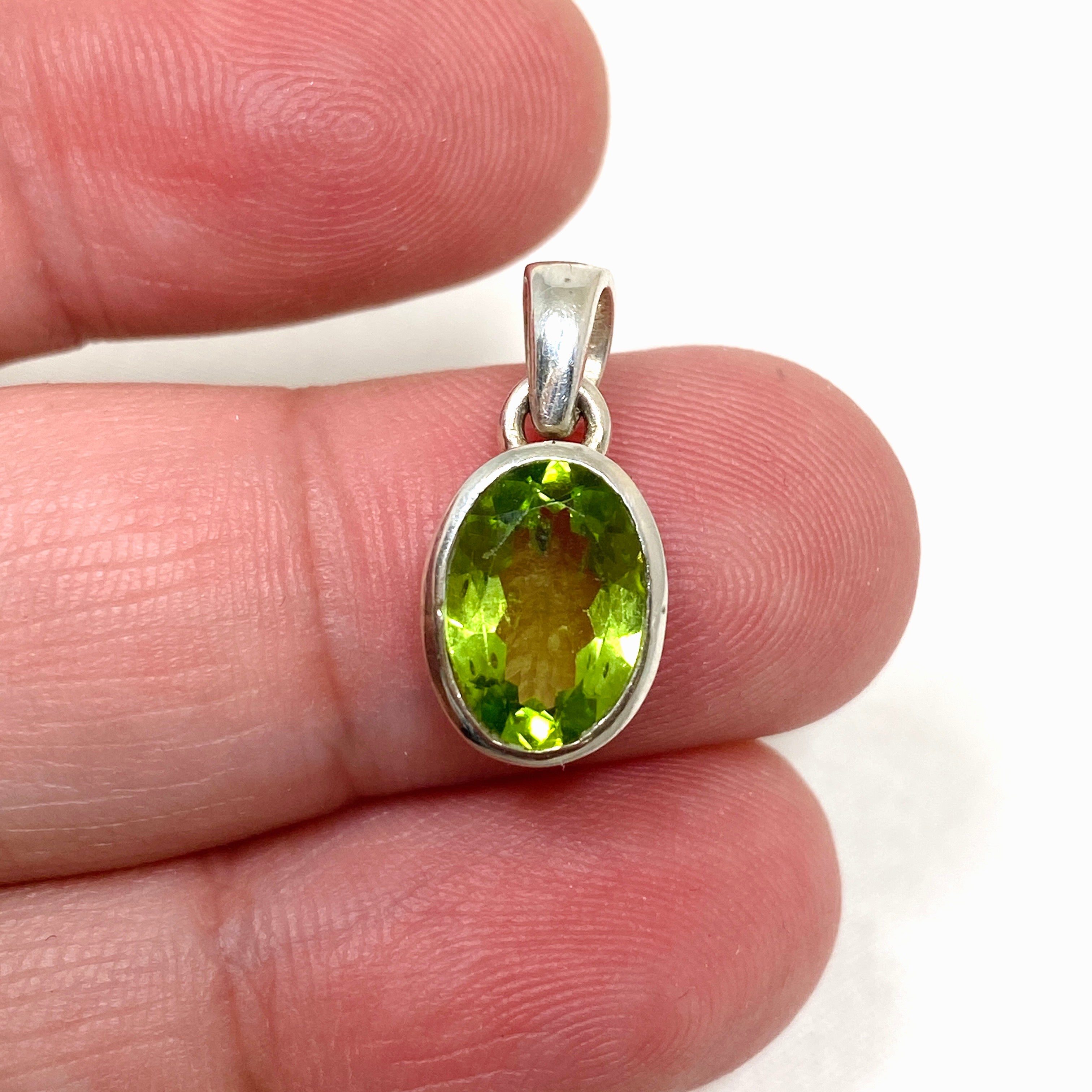 Natural Peridot Oval Faceted Pendant Necklace - 925 Sterling Silver Jewelry for Women - Elegant Birthstone Gift for August | Perfect for Weddings, Parties & Everyday Wear