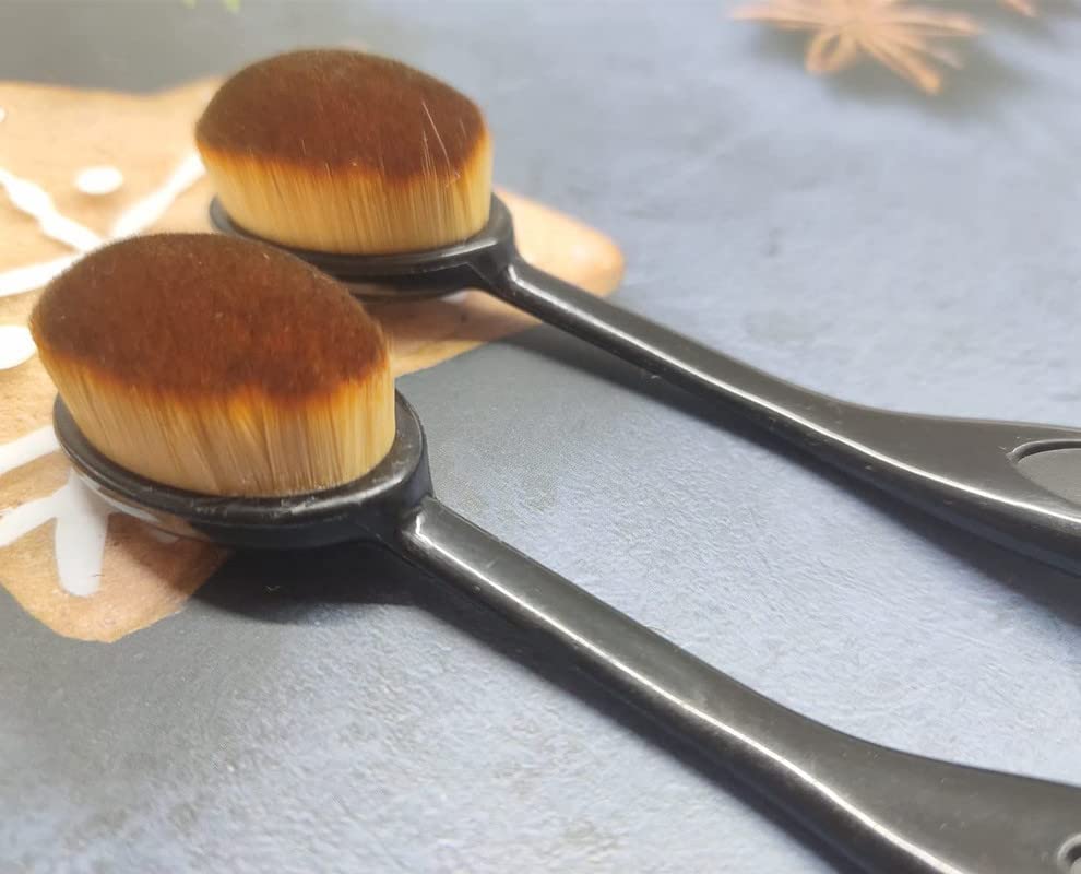 FAMEZA 2 Pack Oval Makeup Brush Set - Foundation Brush & Loose Powder Brush for Flawless Liquid, Cream & Powder Blending | Perfect for Professional Makeup & Everyday Beauty Routine