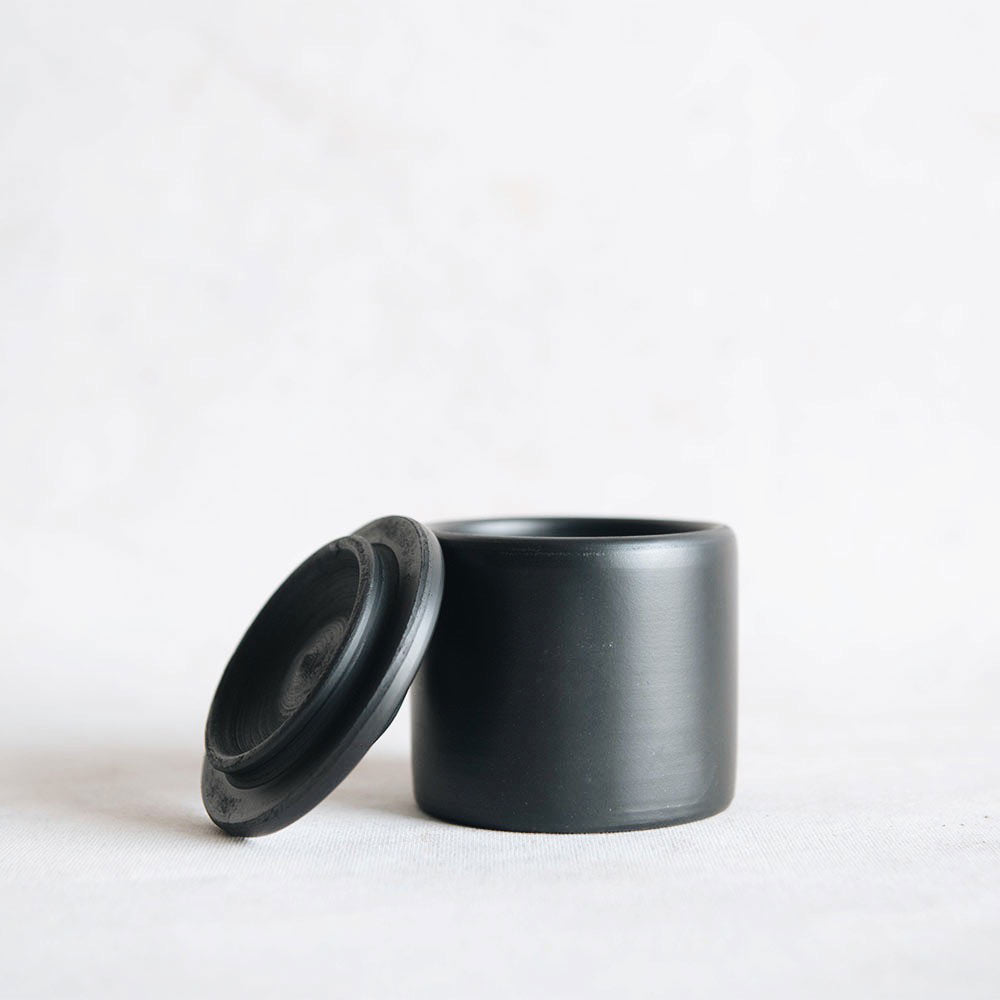 Handmade Earthenware Ceramic Cup with Lid - 12oz Rustic Coffee Mug for Tea, Hot Chocolate & Office Use - Microwave & Dishwasher Safe