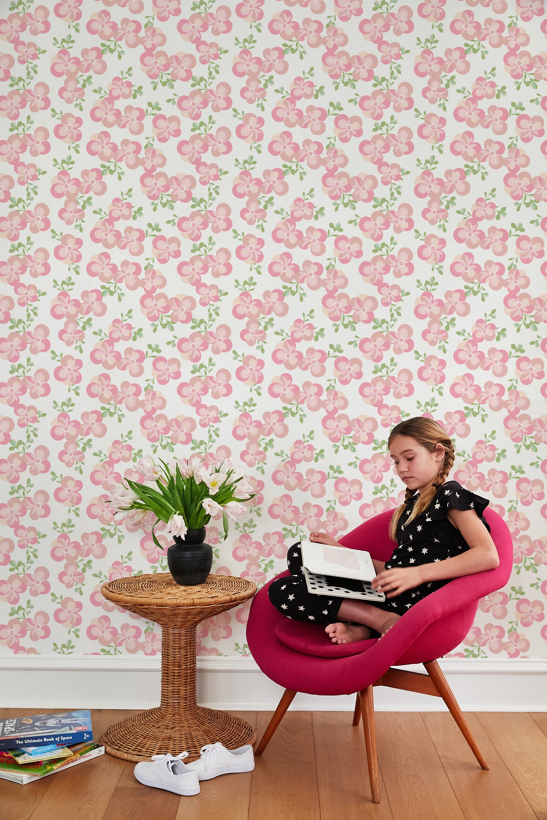 Tea Collection Pink Graphic Flower Wallpaper - Perfect for Nursery, Bedroom & Home Decor